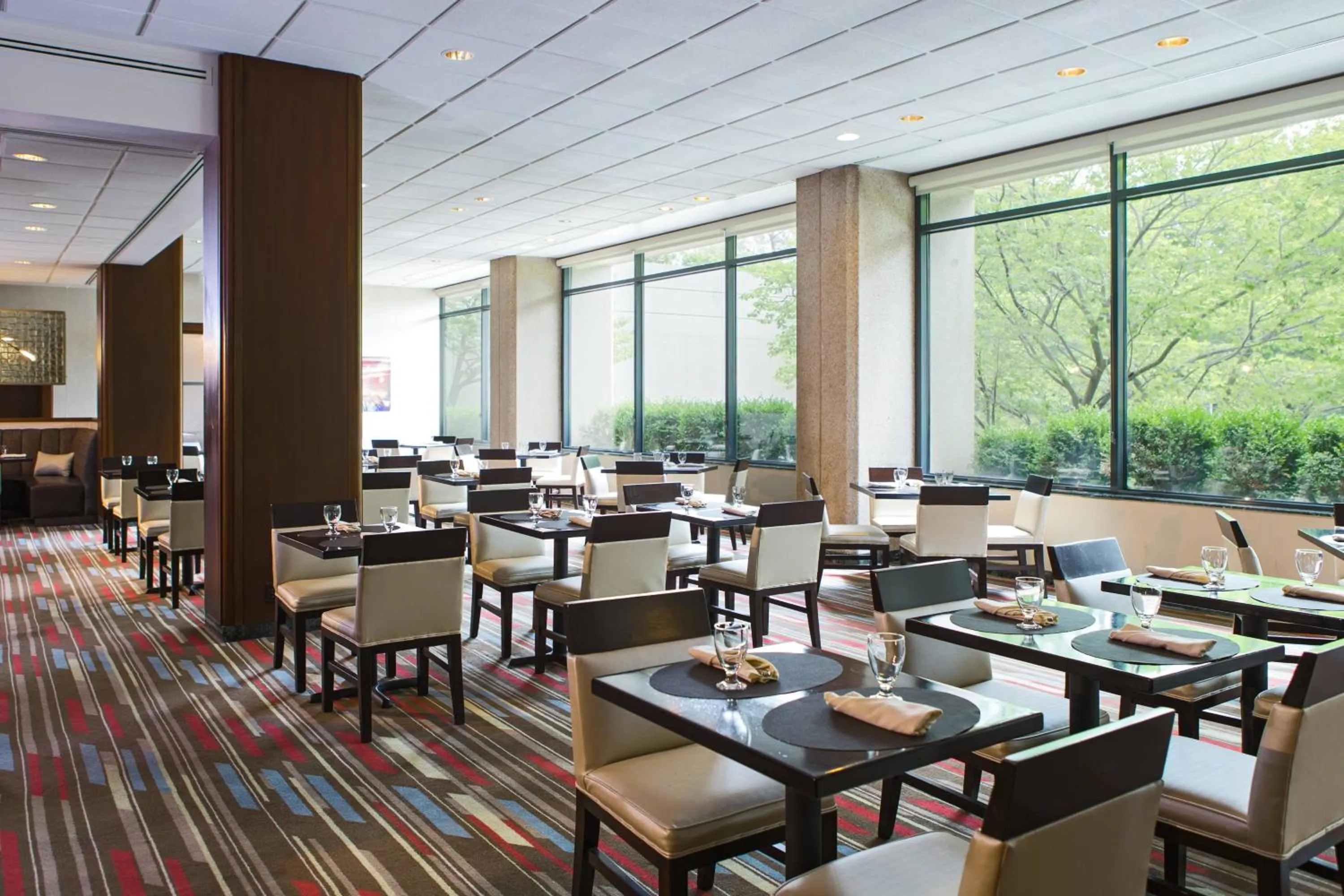 Restaurant/places to eat in Washington Dulles Marriott Suites