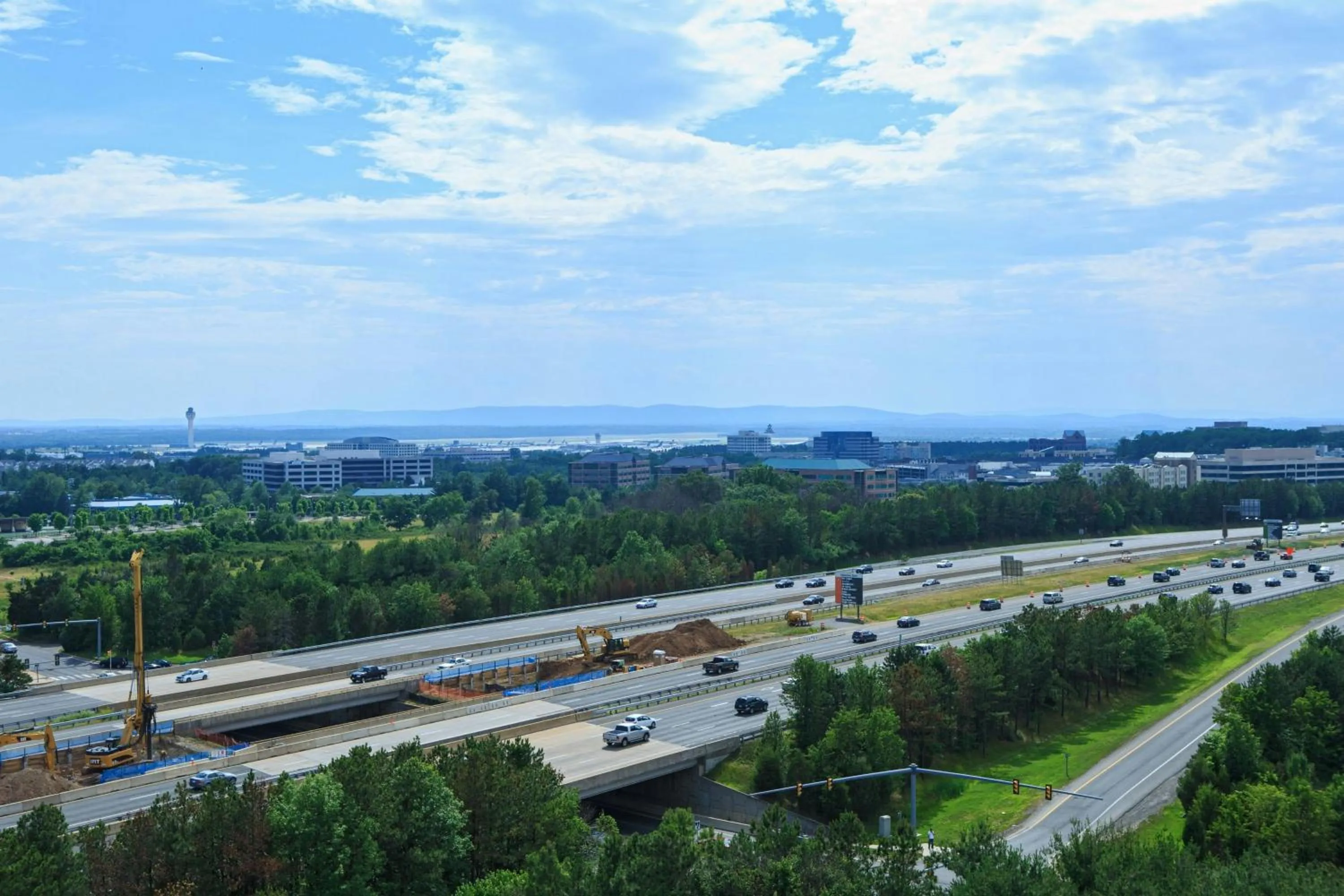 Photo of the whole room in Washington Dulles Marriott Suites