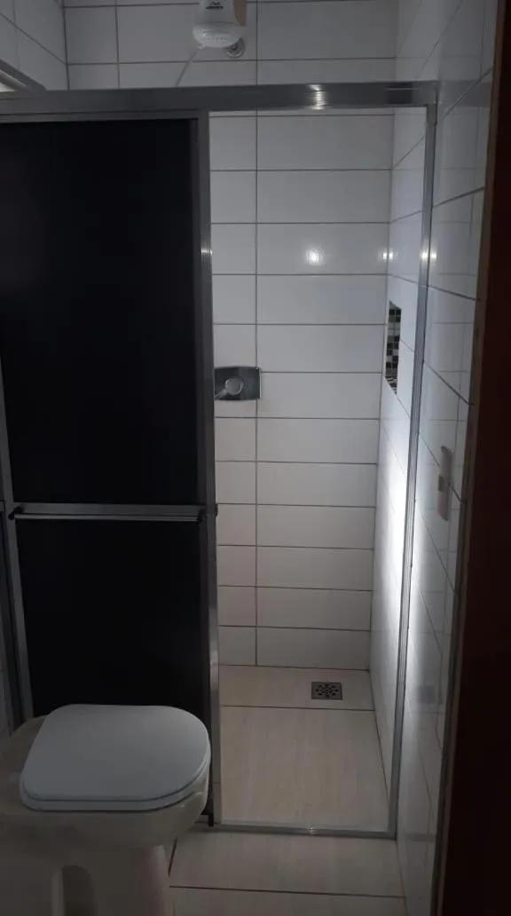 Shower in Hotel Maringa