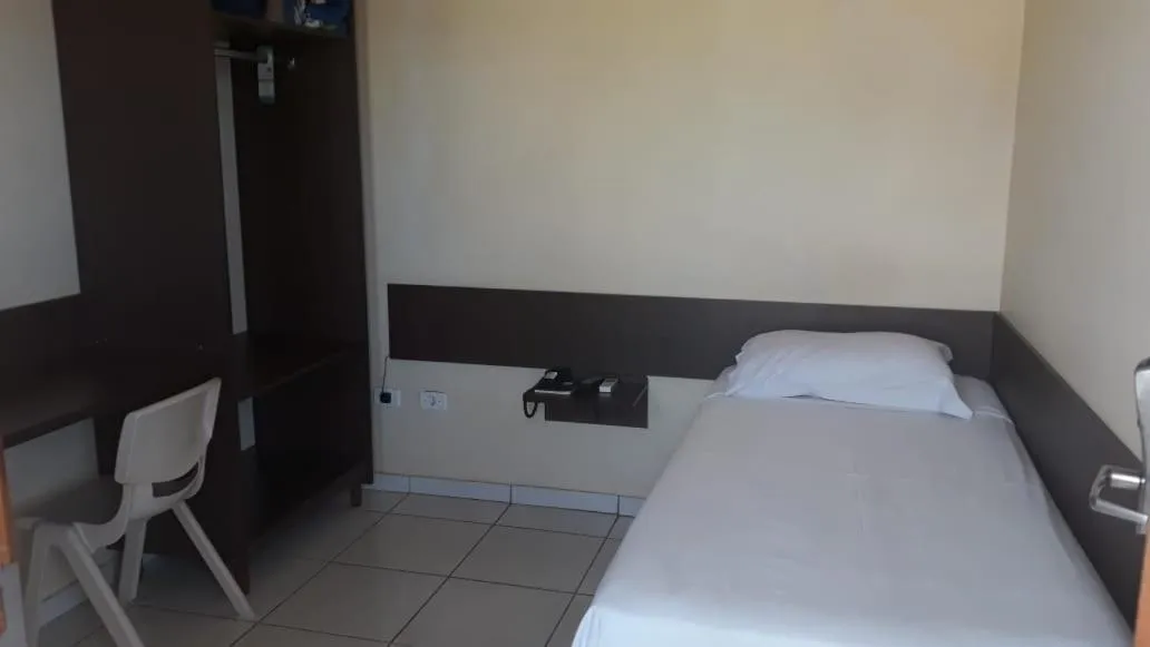 Bed in Hotel Maringa