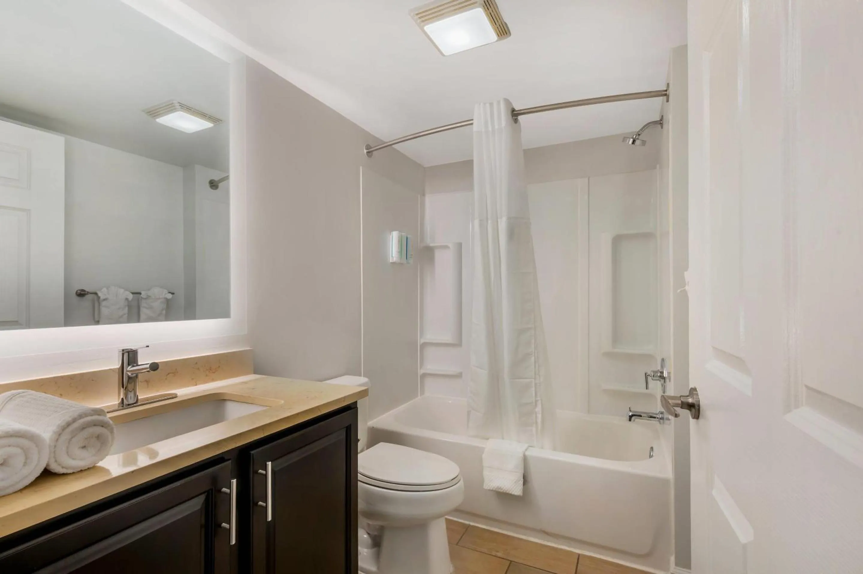 Bedroom in MainStay Suites Sterling near Dulles Town Center