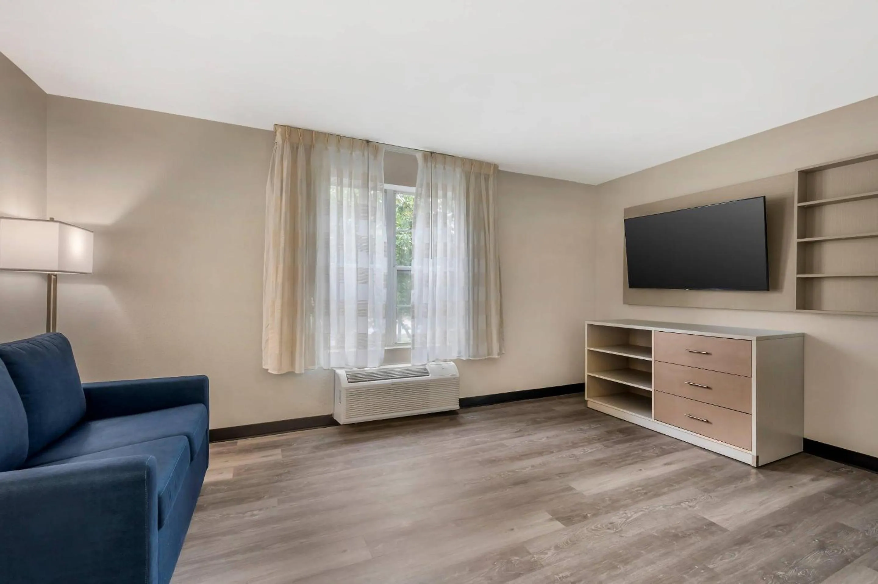 Bedroom in MainStay Suites Sterling near Dulles Town Center