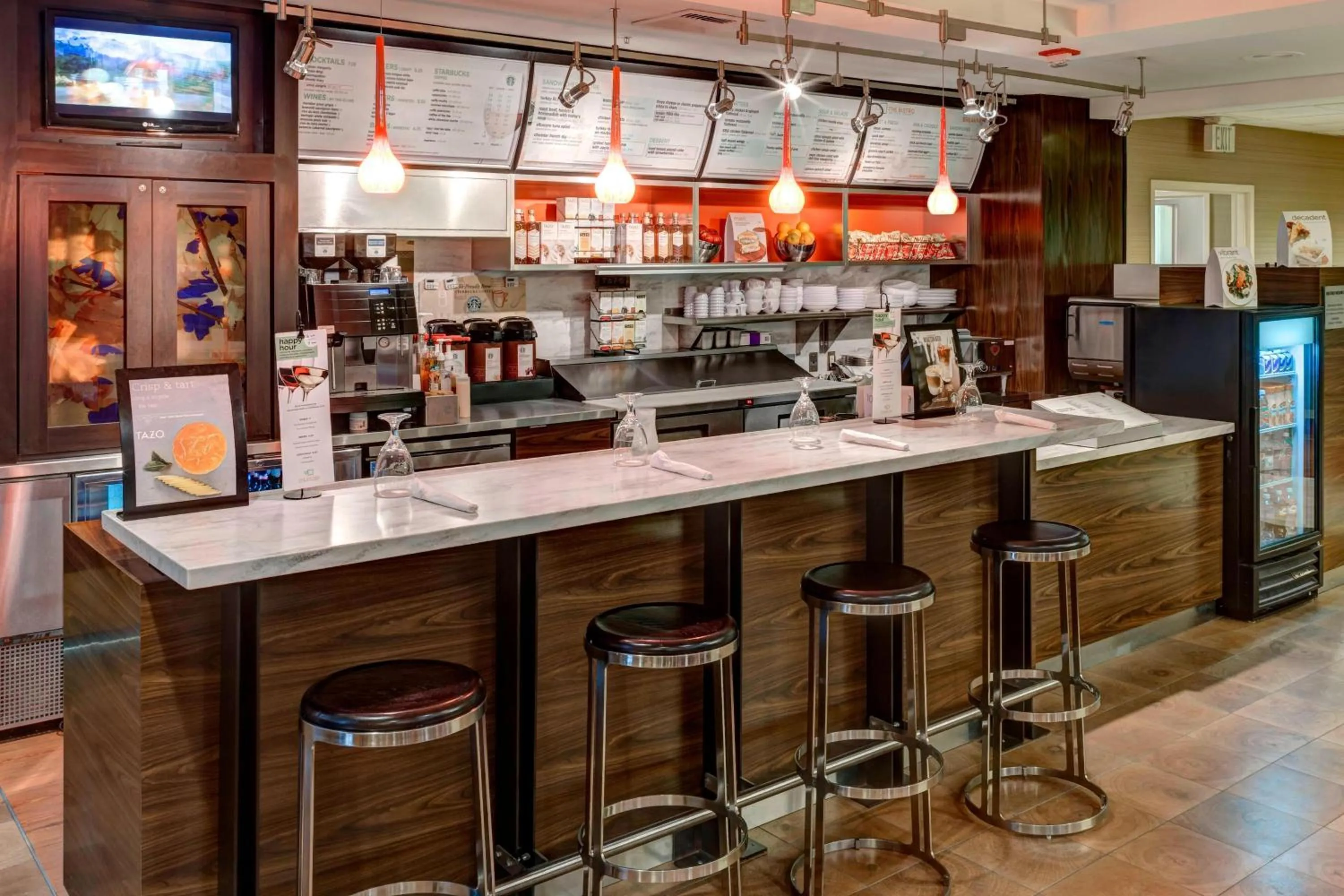 Lounge or bar in Courtyard by Marriott Wichita East