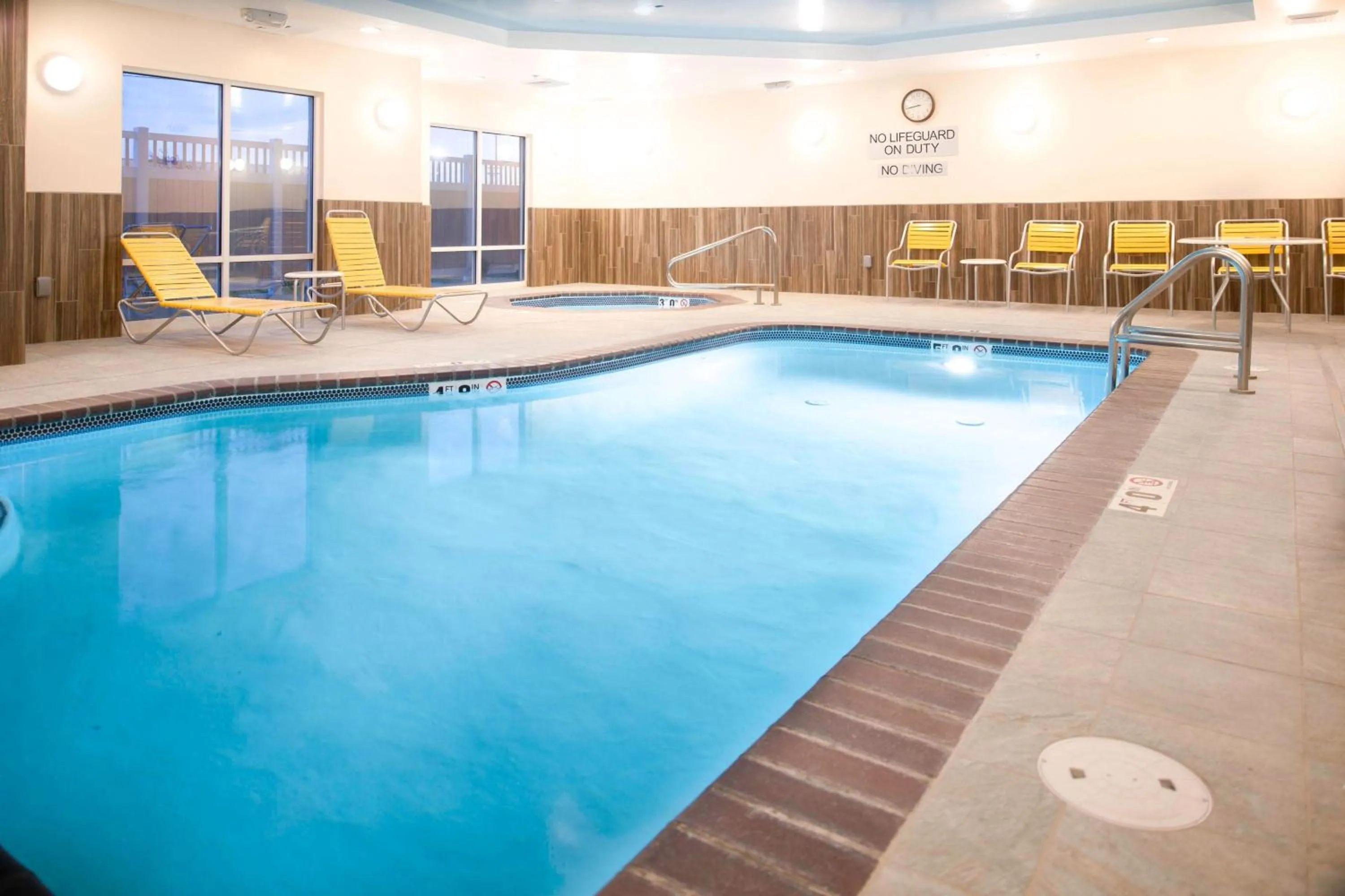 Swimming pool in Fairfield Inn & Suites Idaho Falls