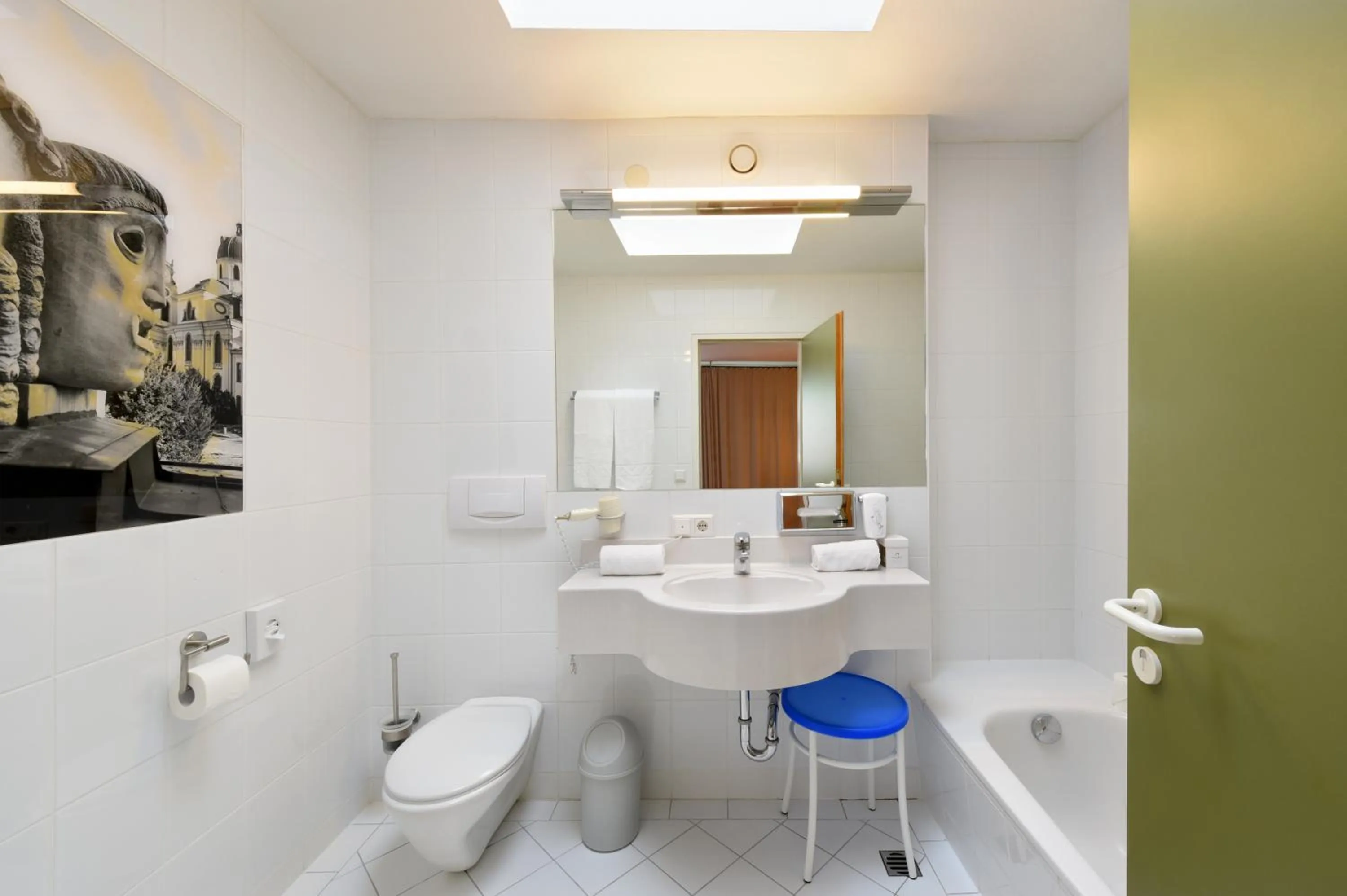 Bathroom in Hotel Neutor Express