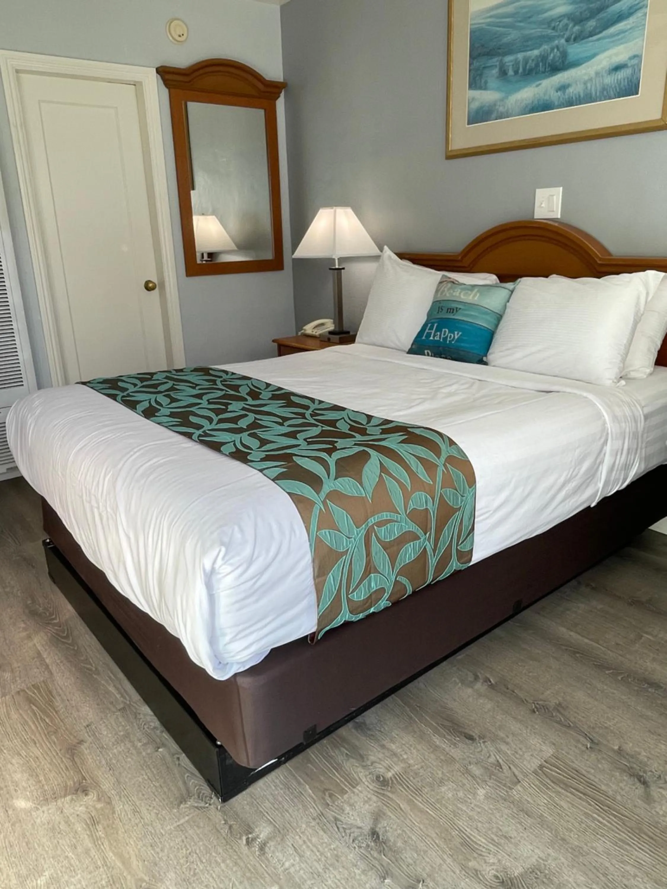 Bed in The Palomar Inn