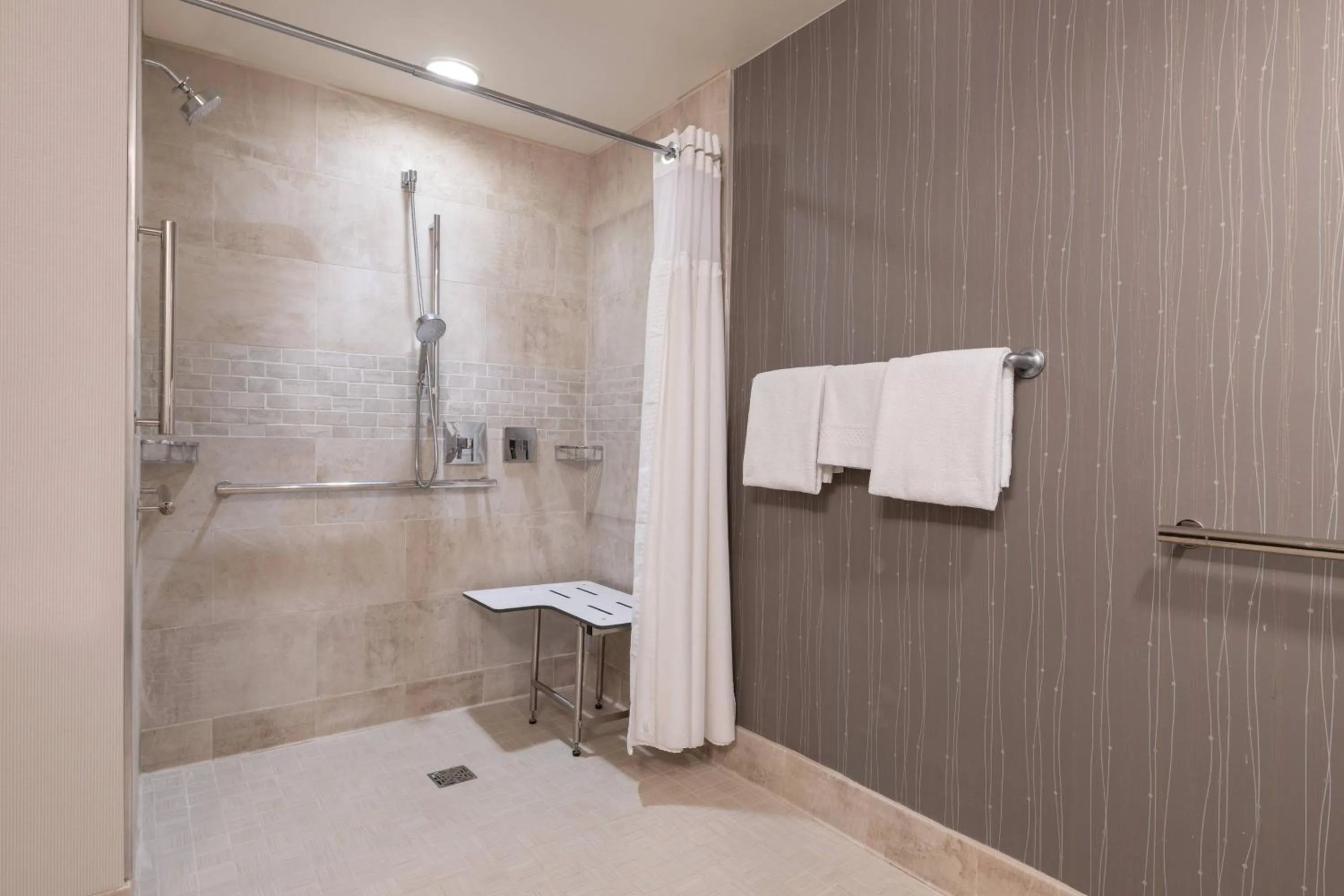 Bathroom in Courtyard by Marriott Newark-University of Delaware