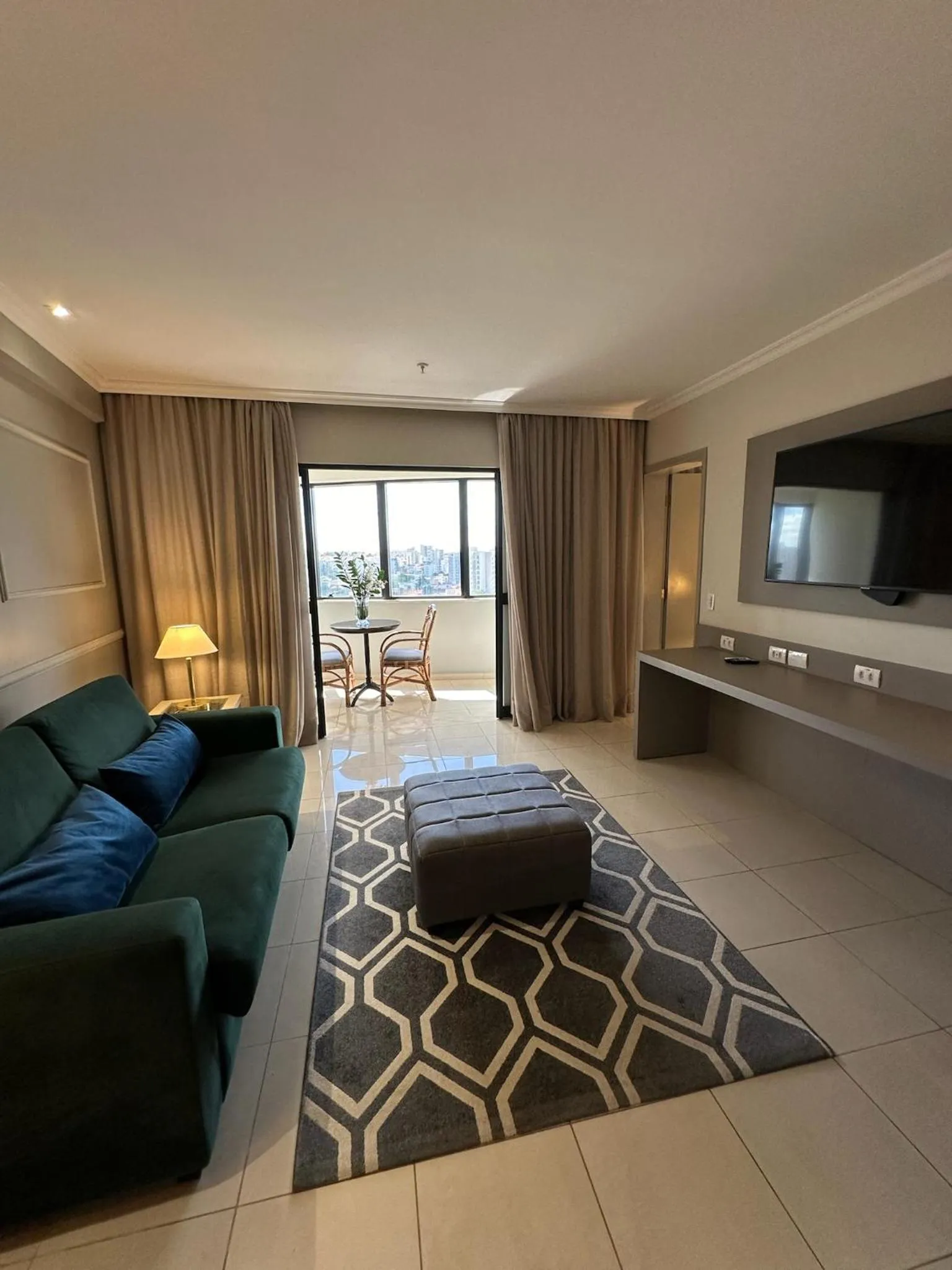 Communal lounge/ TV room, Bed in Hotel Saint Paul