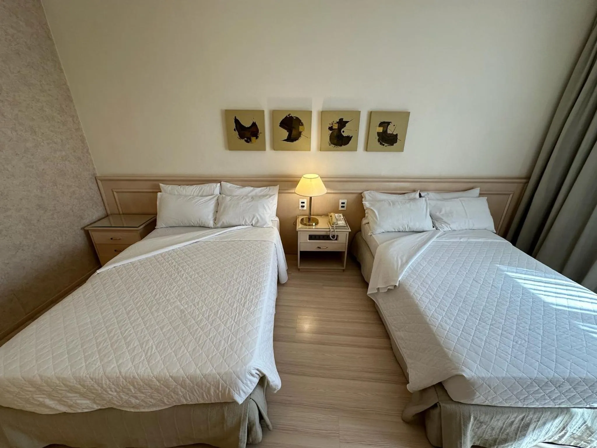 Bed in Hotel Saint Paul