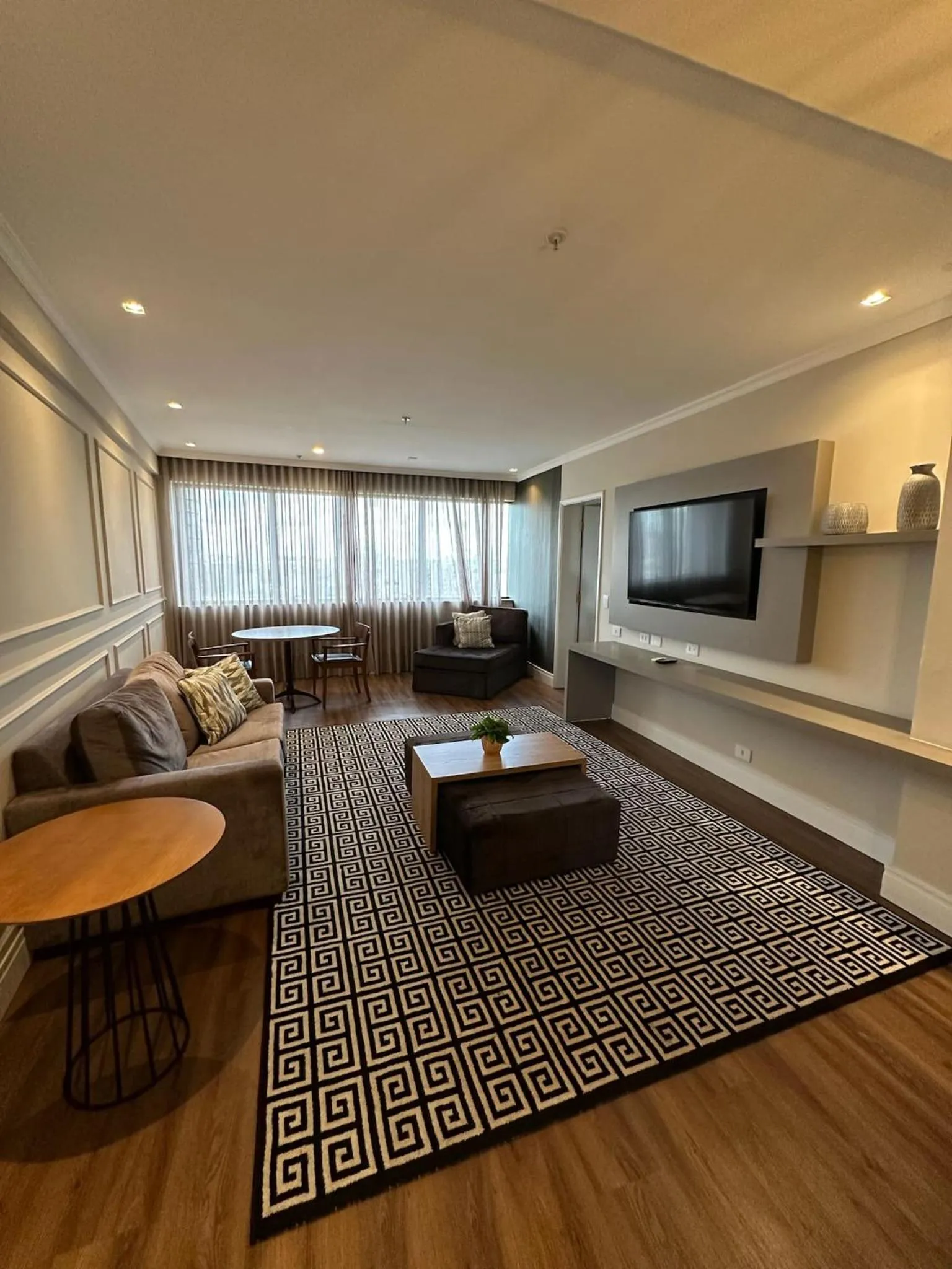 Communal lounge/ TV room in Hotel Saint Paul