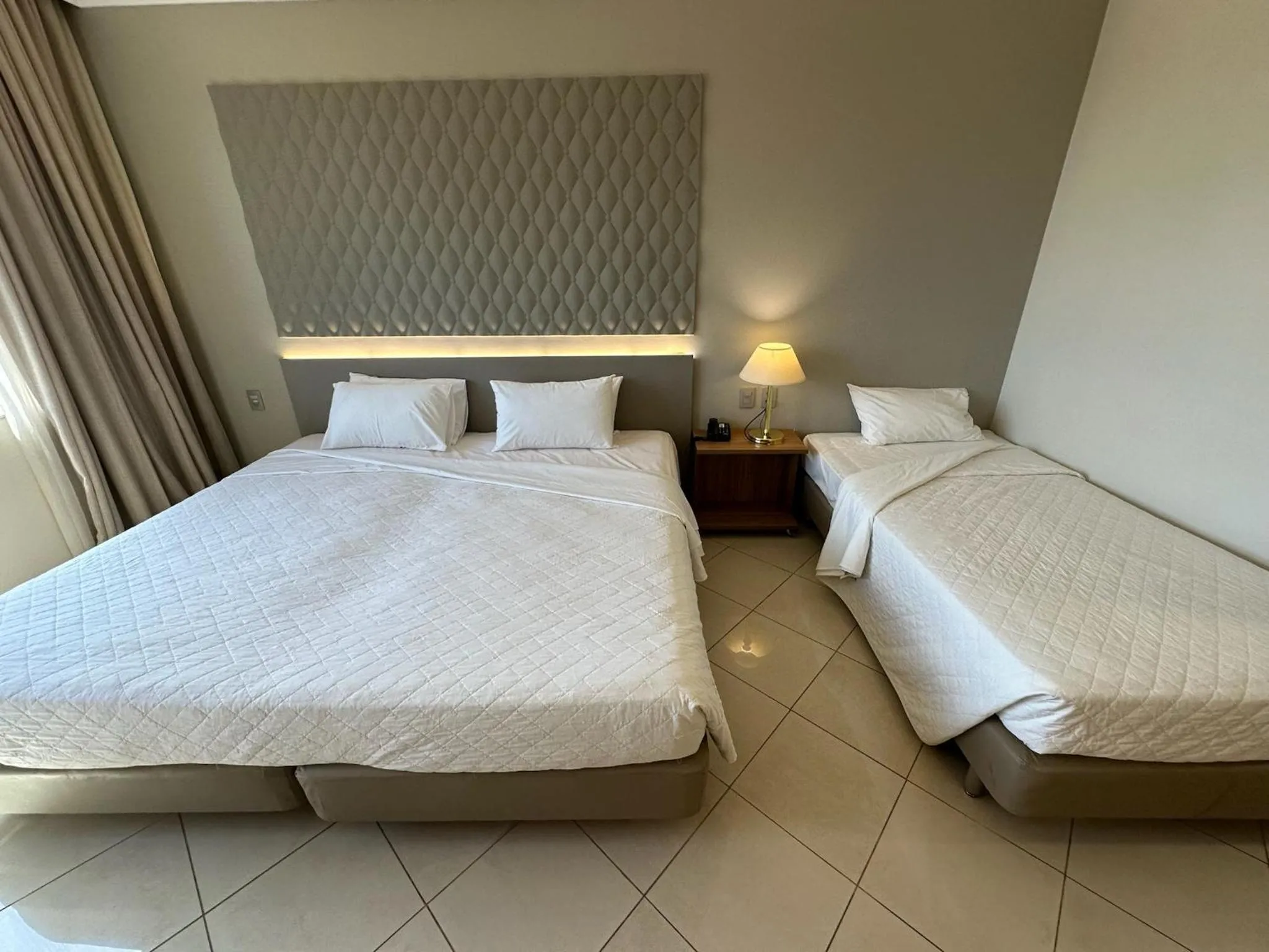 Bed in Hotel Saint Paul