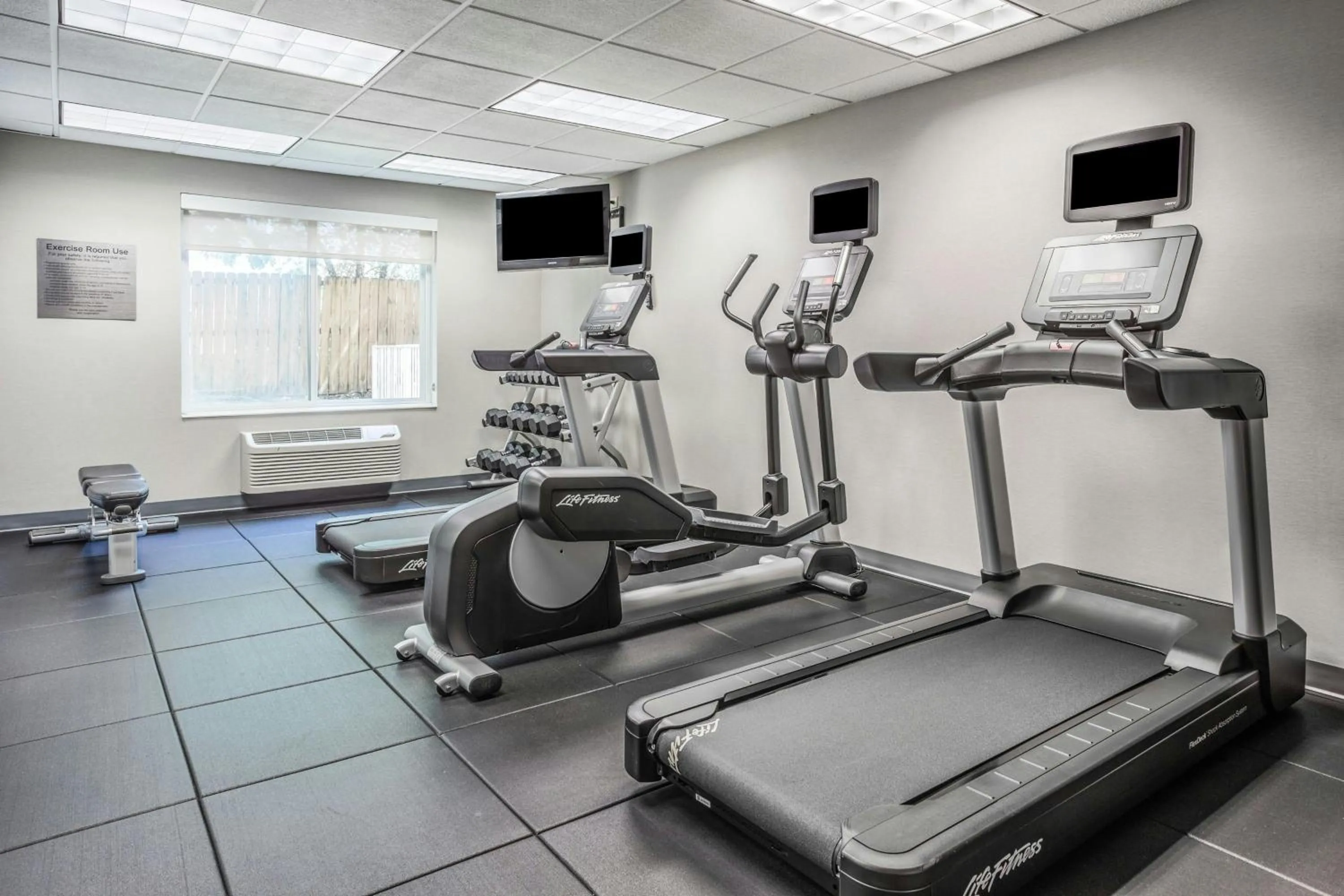Fitness centre/facilities in Fairfield Inn & Suites Indianapolis Northwest