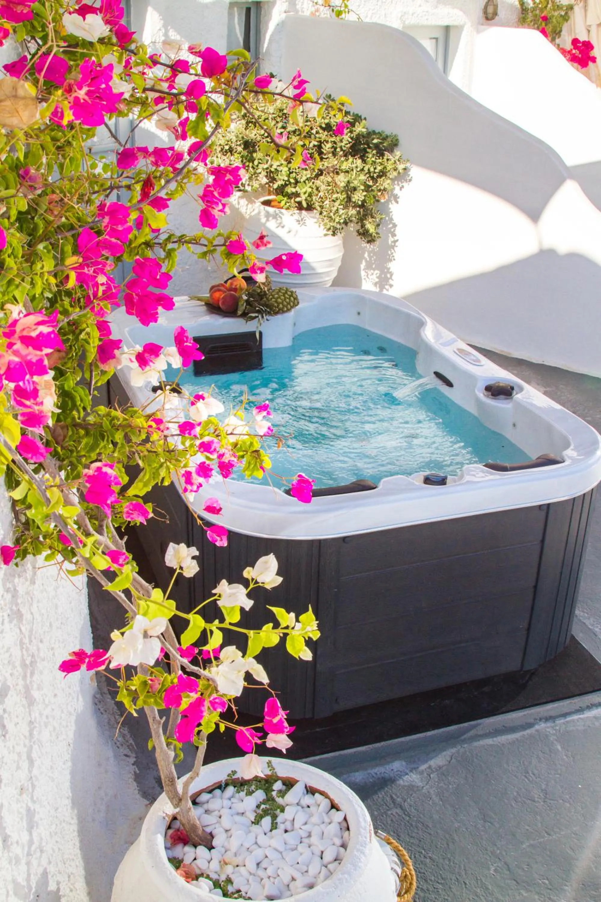 Hot Tub in Alexander's Suites