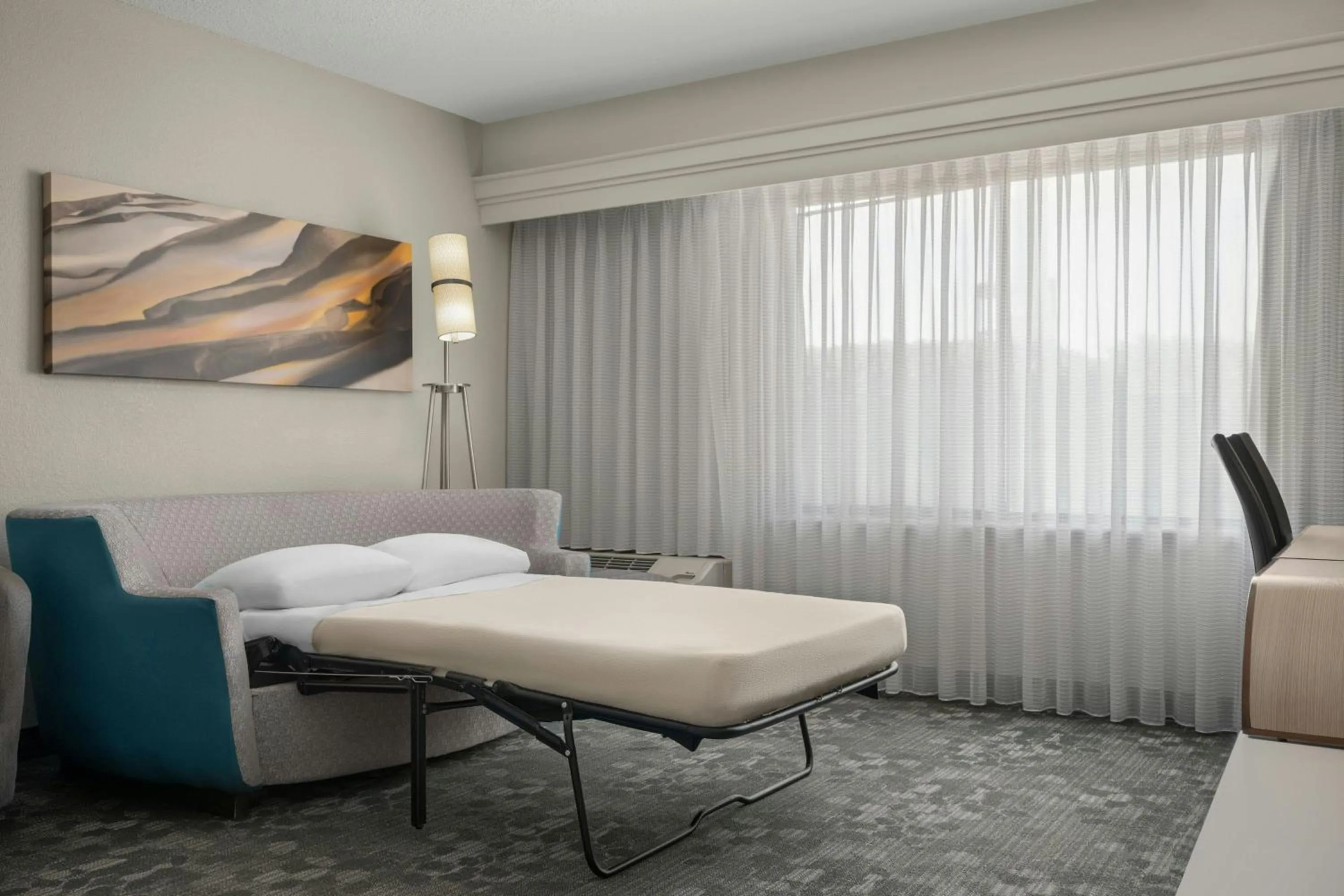 Photo of the whole room in Courtyard Indianapolis Northwest