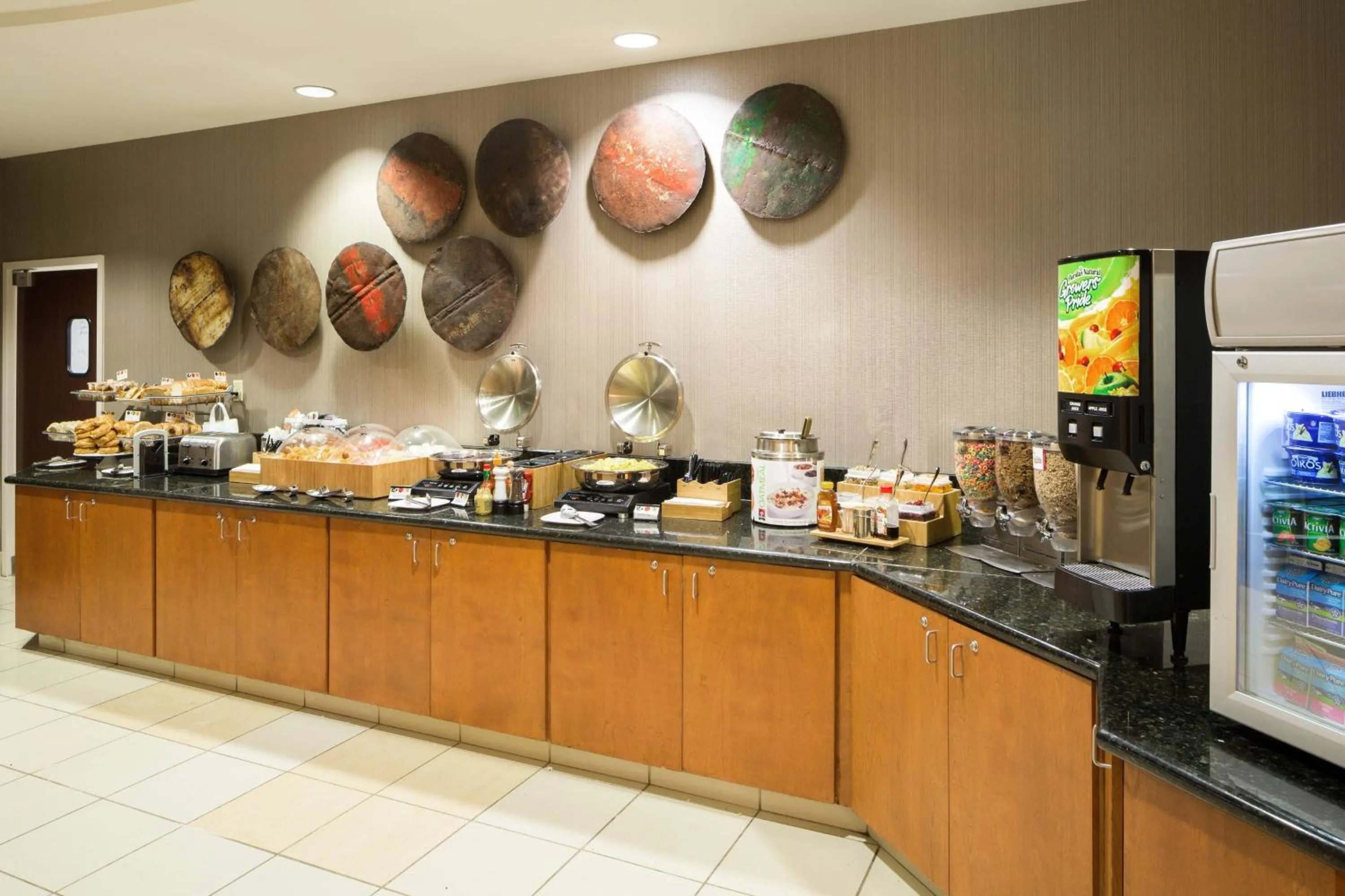 Breakfast in SpringHill Suites Indianapolis Fishers