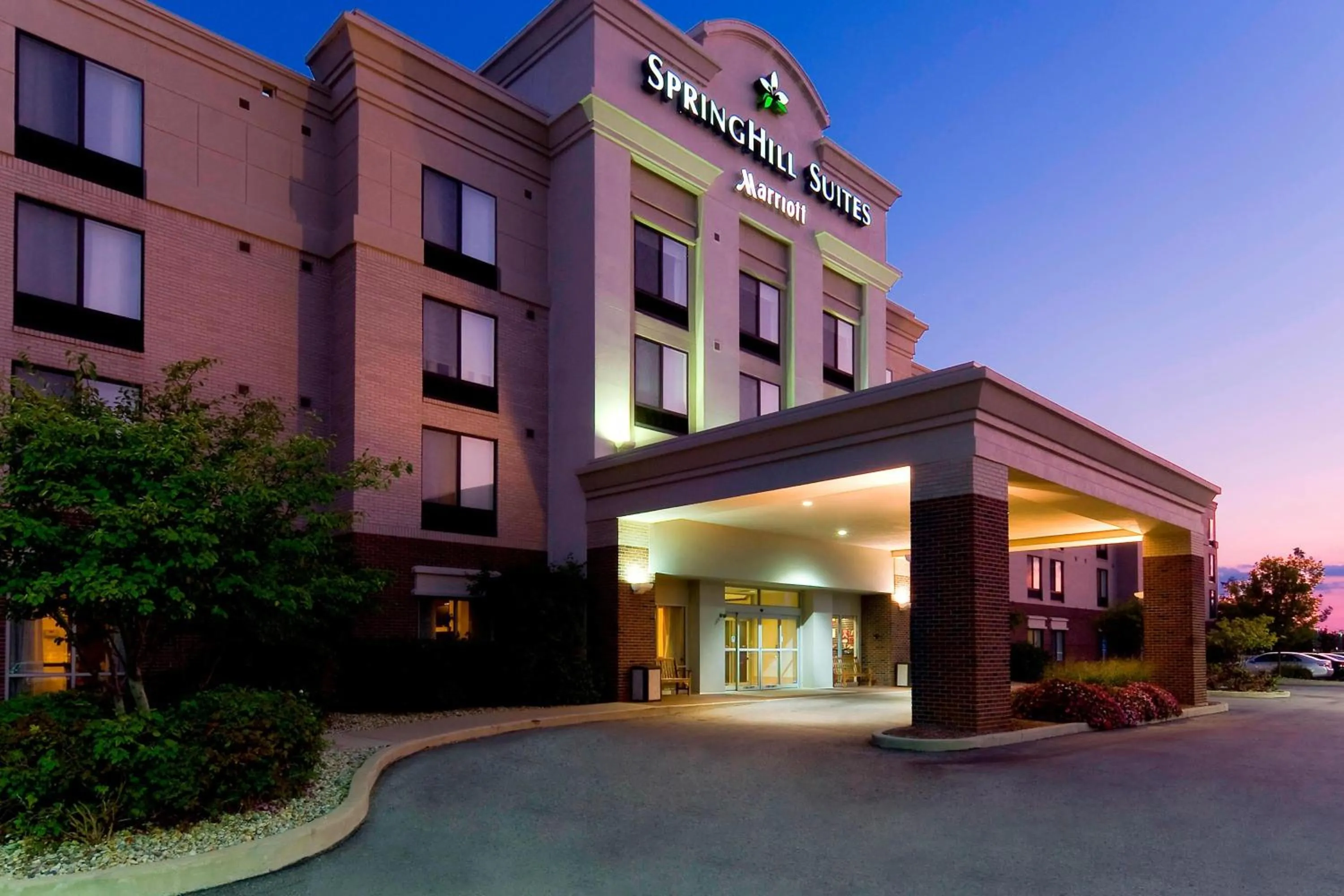 Property building in SpringHill Suites Indianapolis Carmel