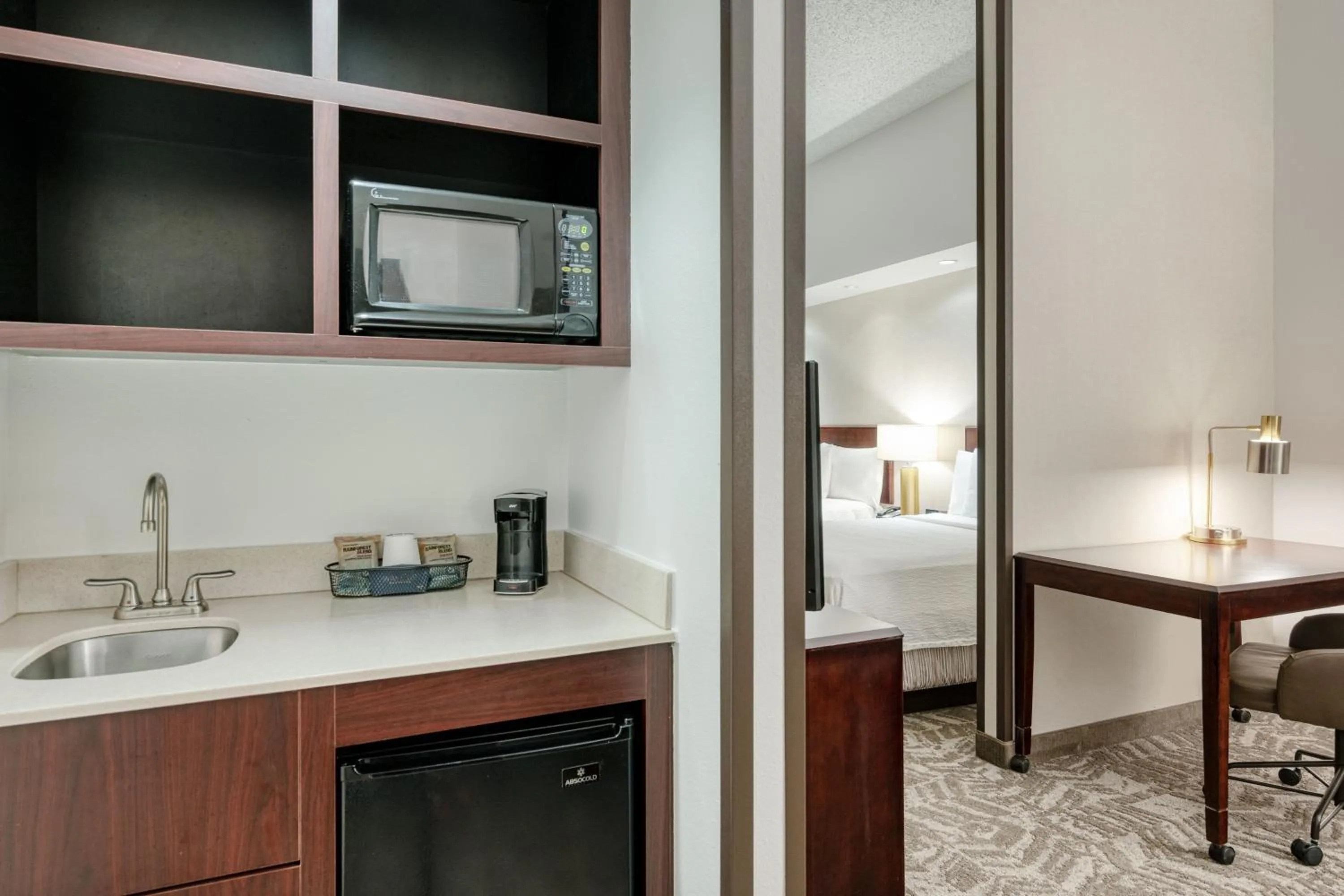 Kitchen or kitchenette, Bed in SpringHill Suites Terre Haute