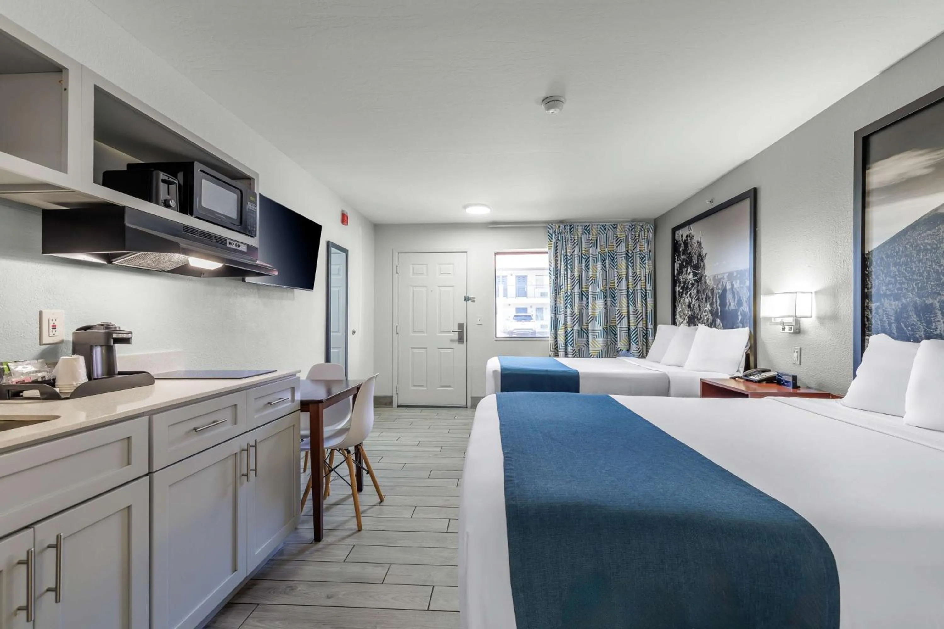 Bed in Studio 6 Flagstaff AZ