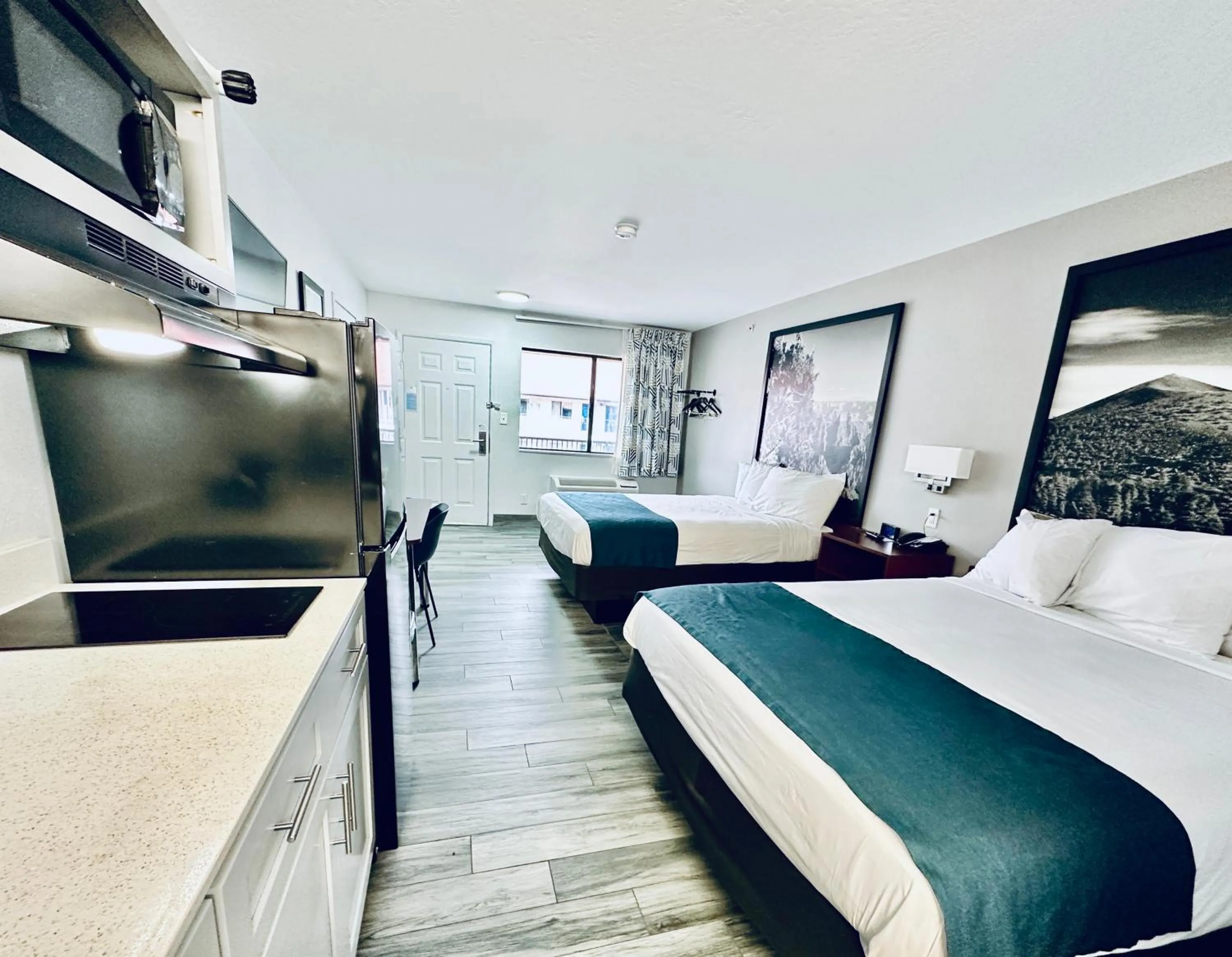 Kitchen or kitchenette in Studio 6 Flagstaff AZ