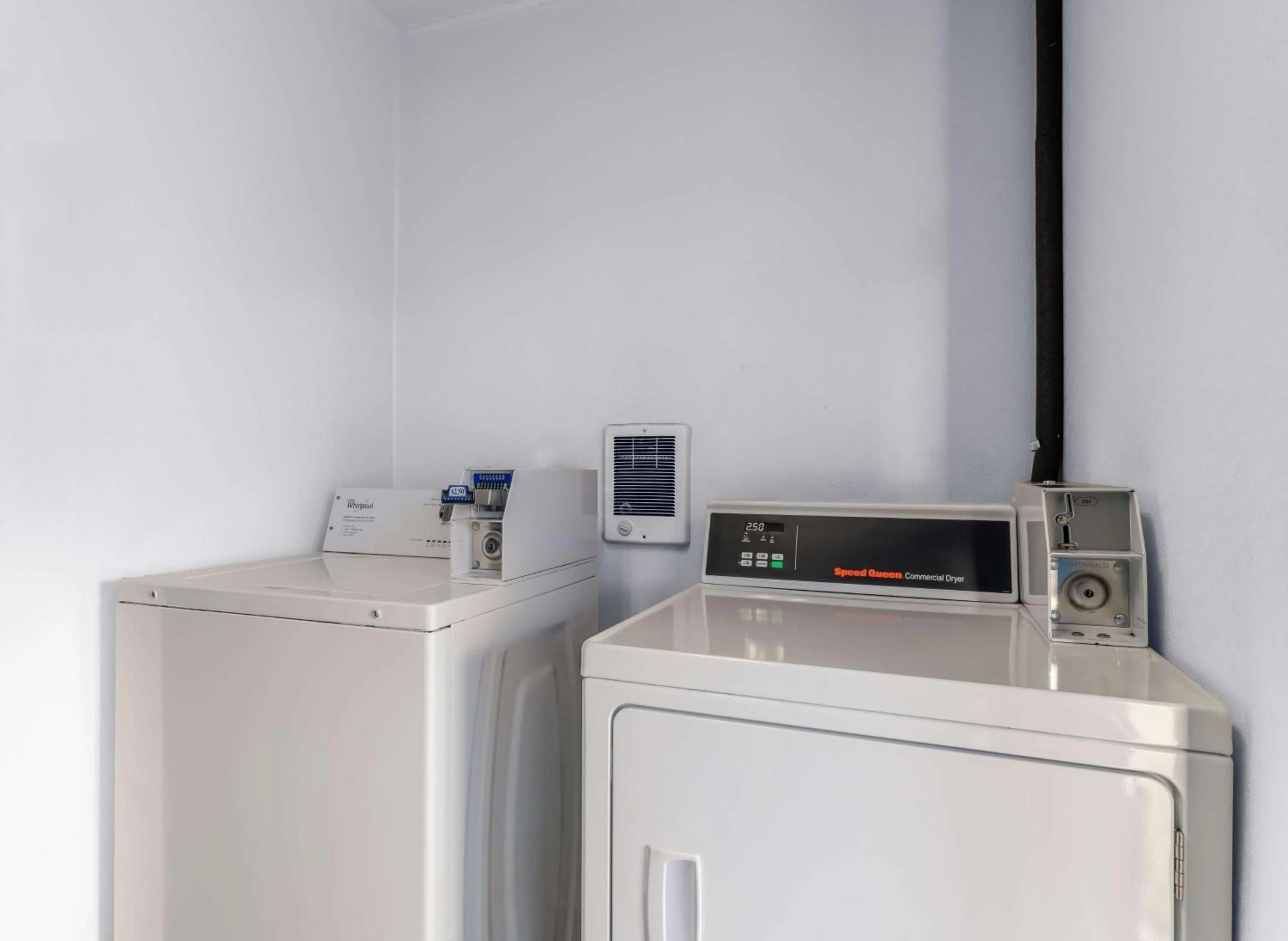 laundry in Studio 6 Flagstaff AZ