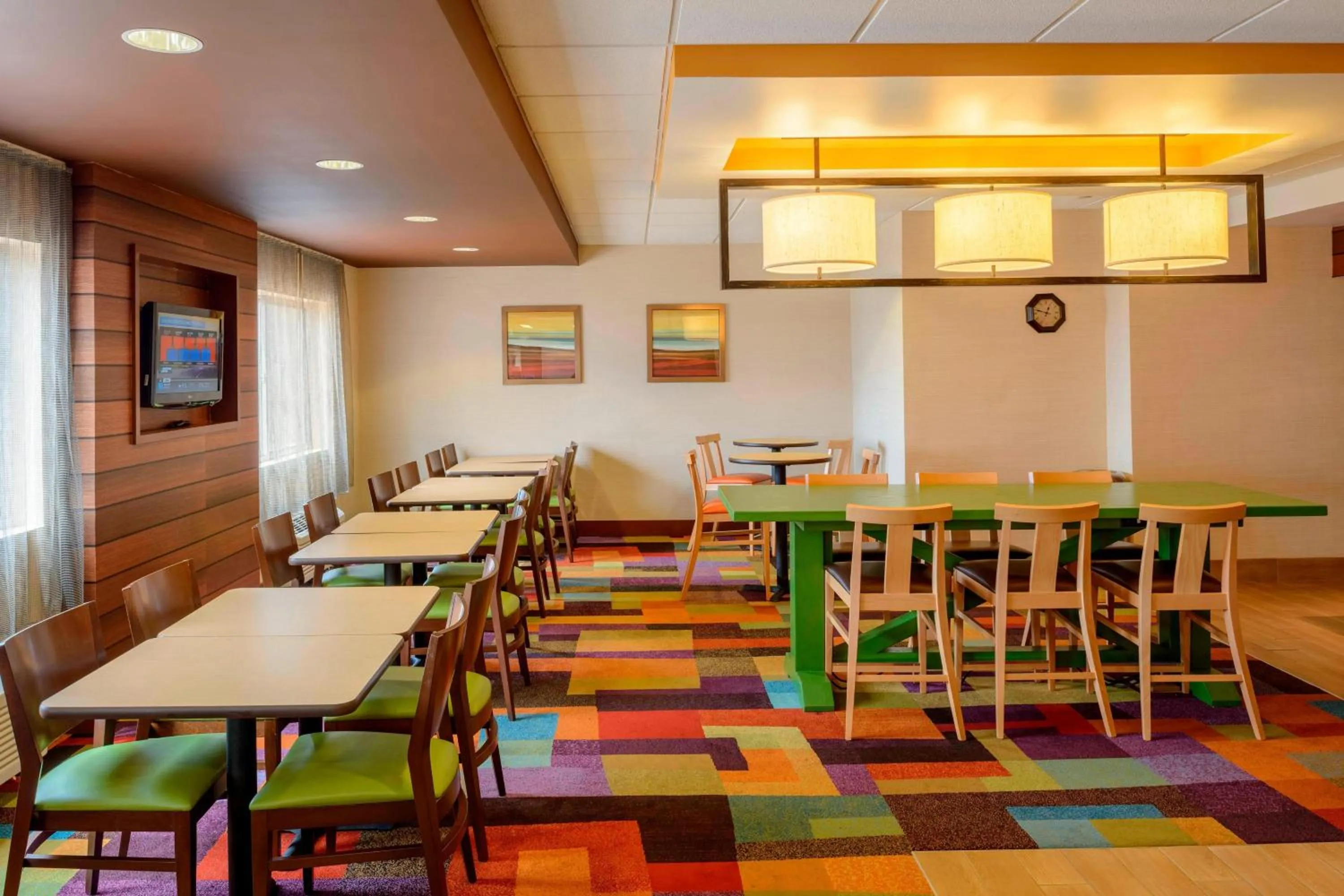 Restaurant/places to eat in Fairfield Inn Joplin