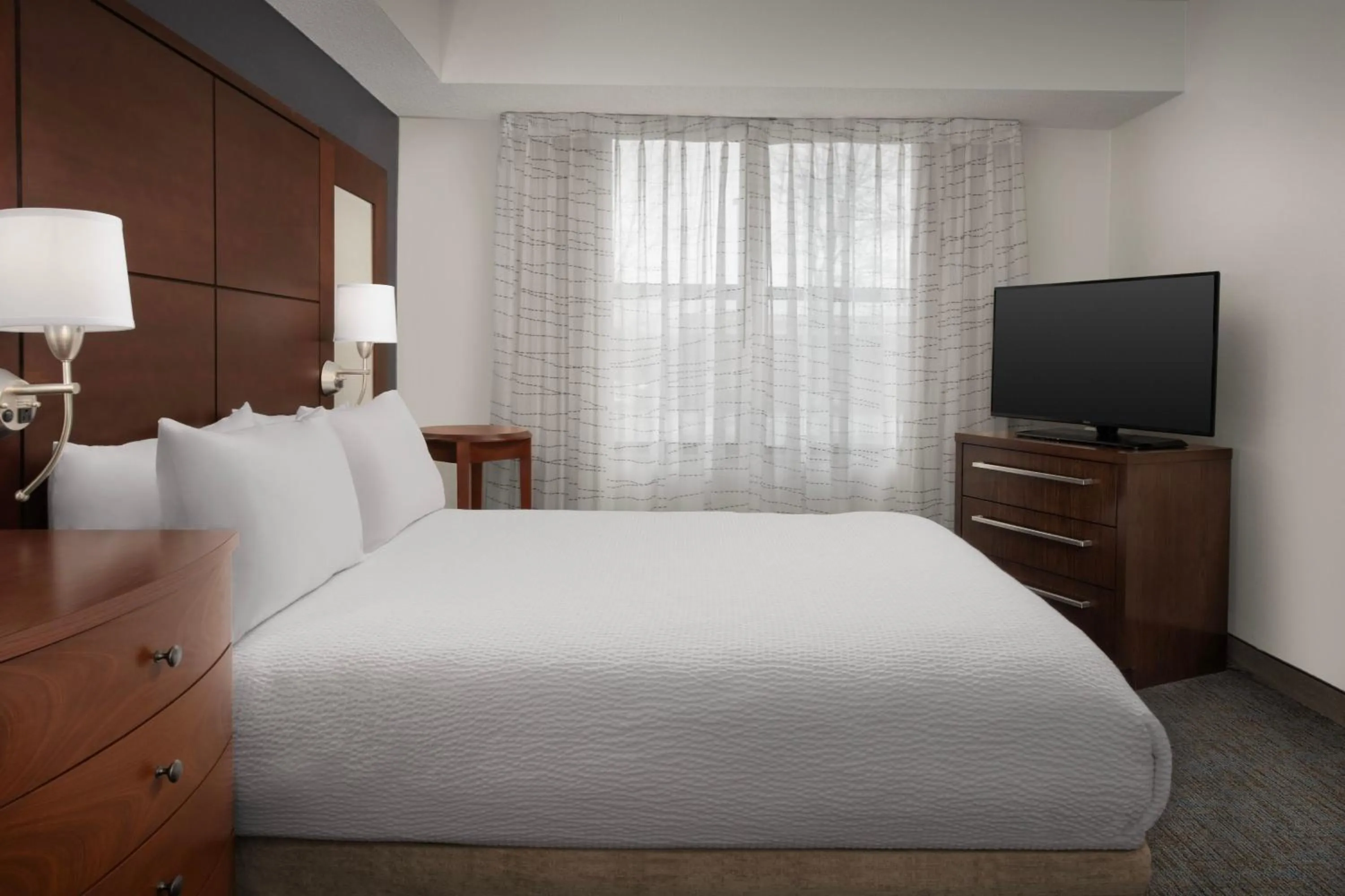 Photo of the whole room, Bed in Residence Inn Kansas City Overland Park