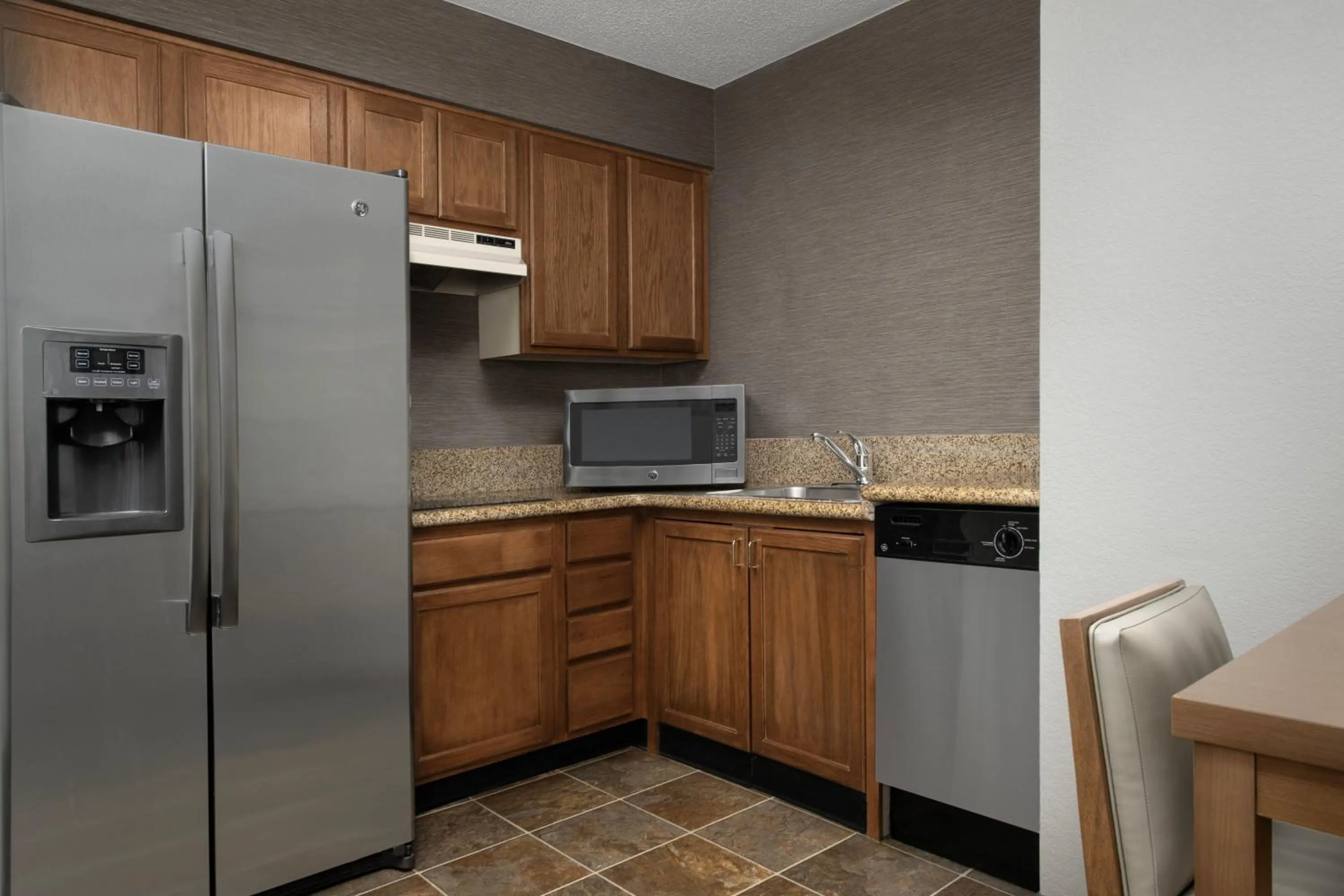 Kitchen or kitchenette in Residence Inn Kansas City Overland Park