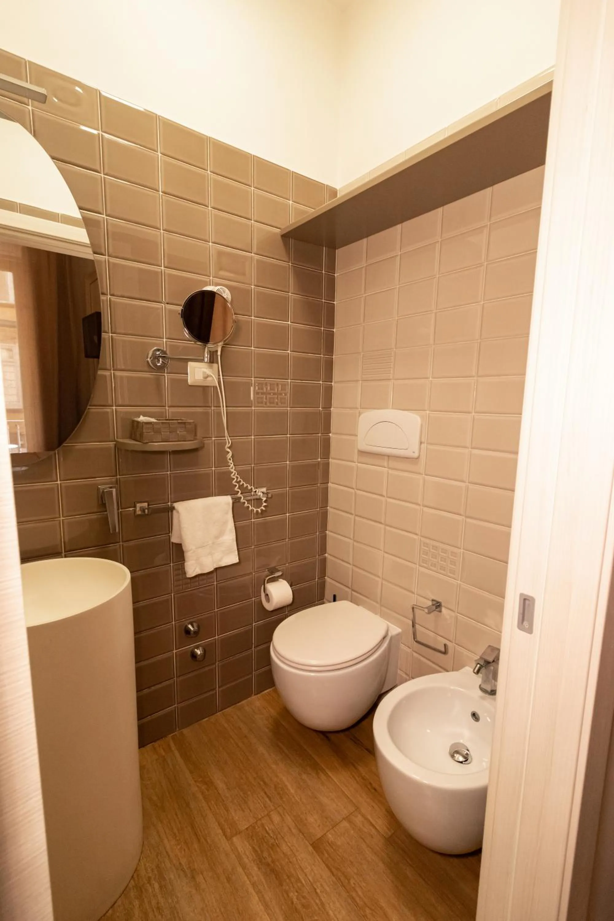 Toilet in Duomo Luxury Suites