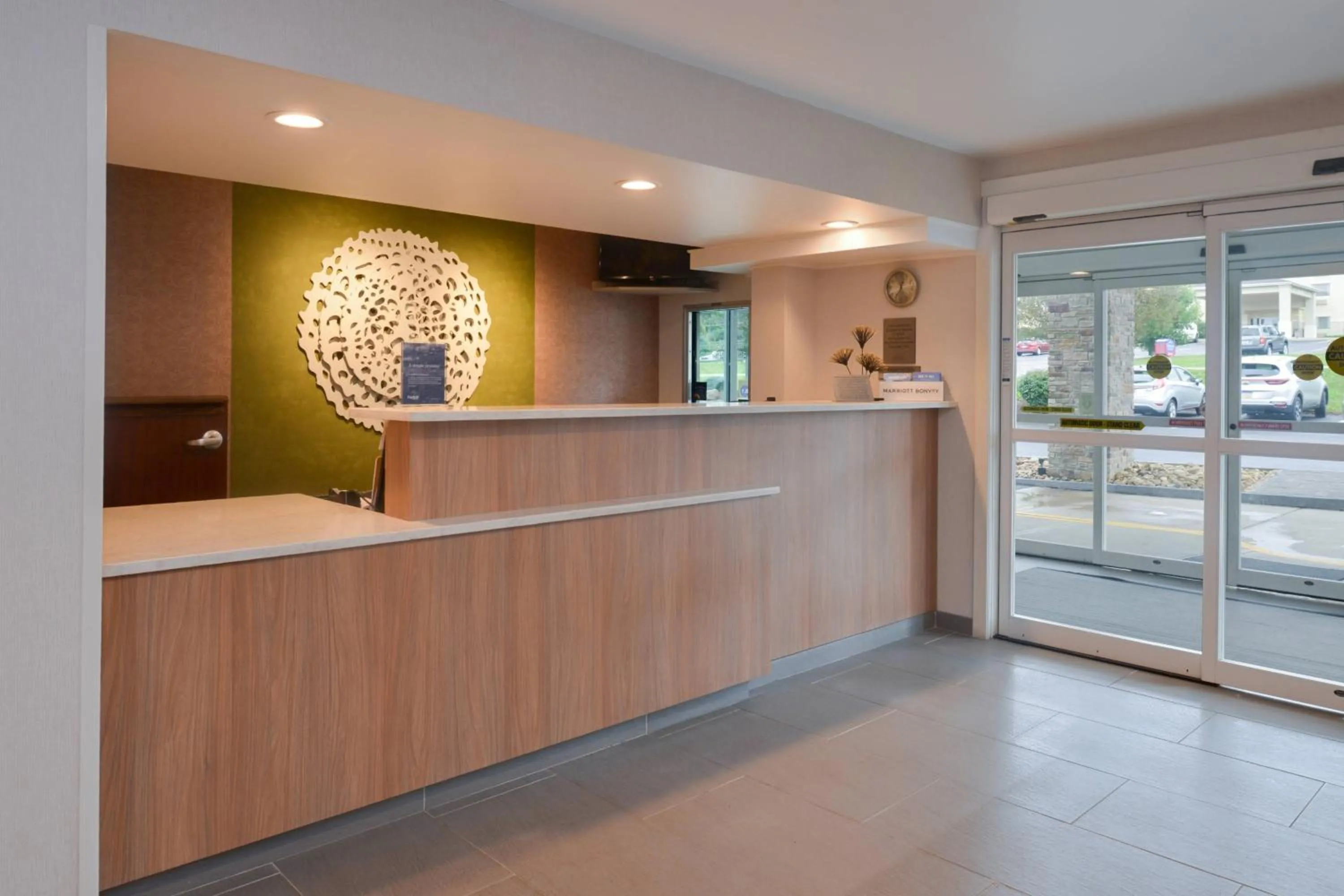 Lobby or reception in Fairfield Inn & Suites by Marriott Pittsburgh New Stanton