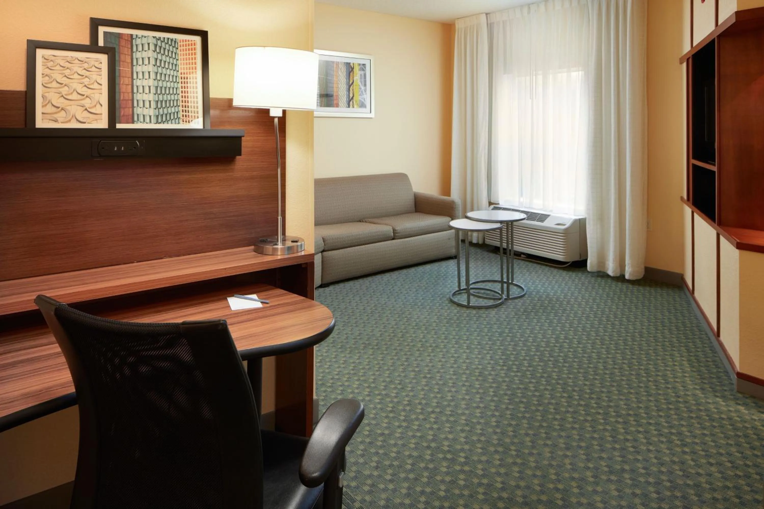 Living room in Fairfield by Marriott Frankfort