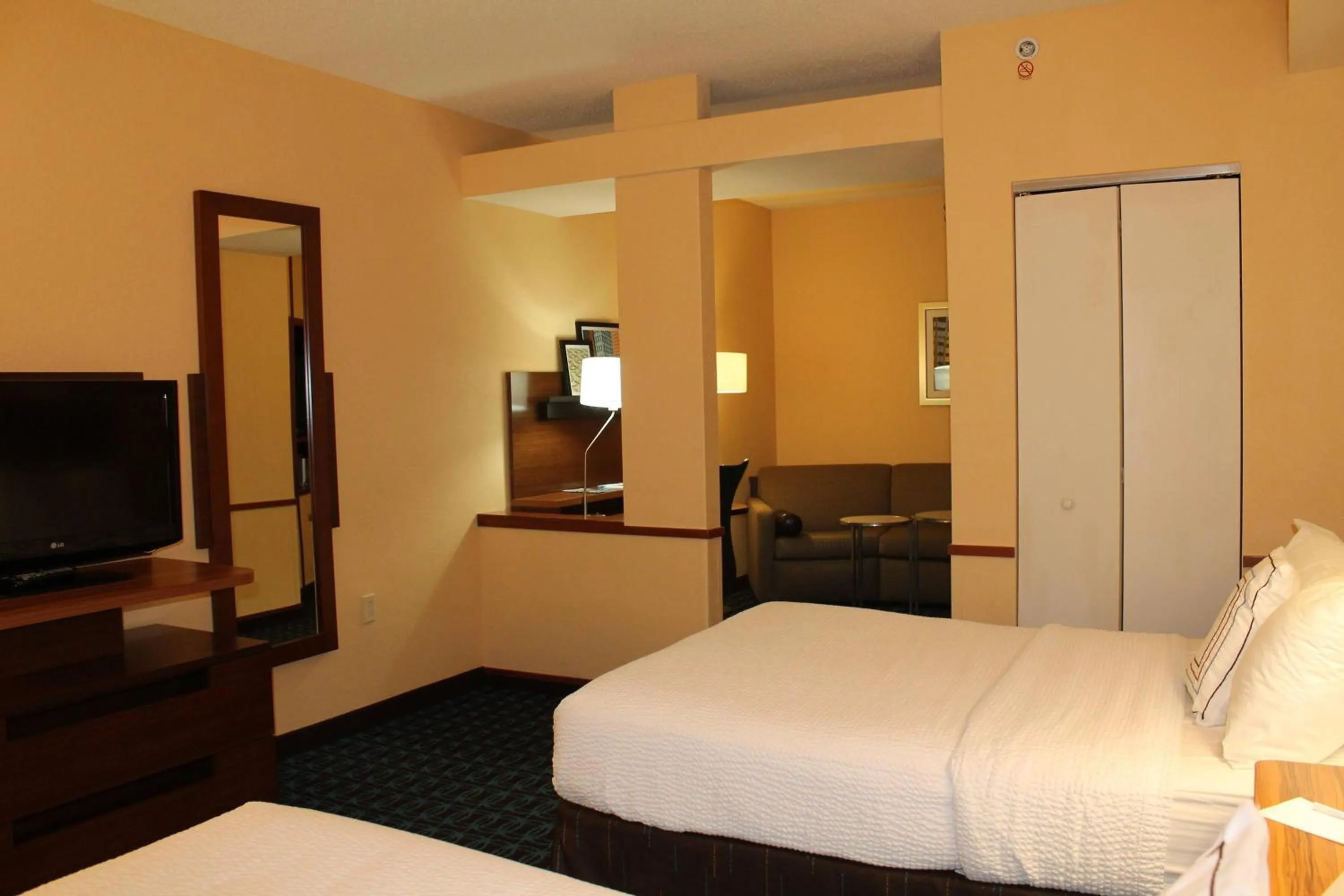 Bedroom, Bed in Fairfield by Marriott Frankfort
