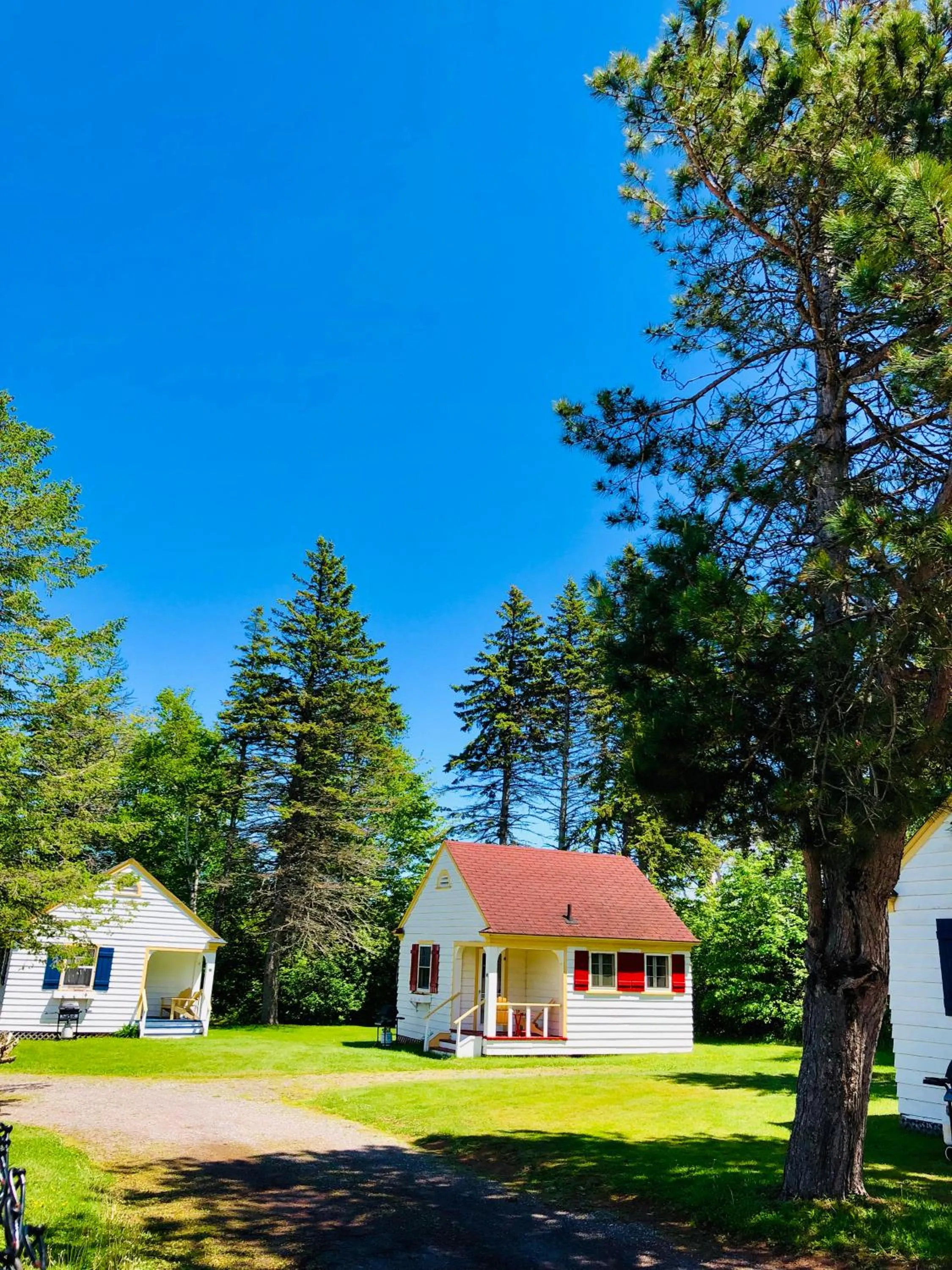 Property building in Green Gables Bungalow Court