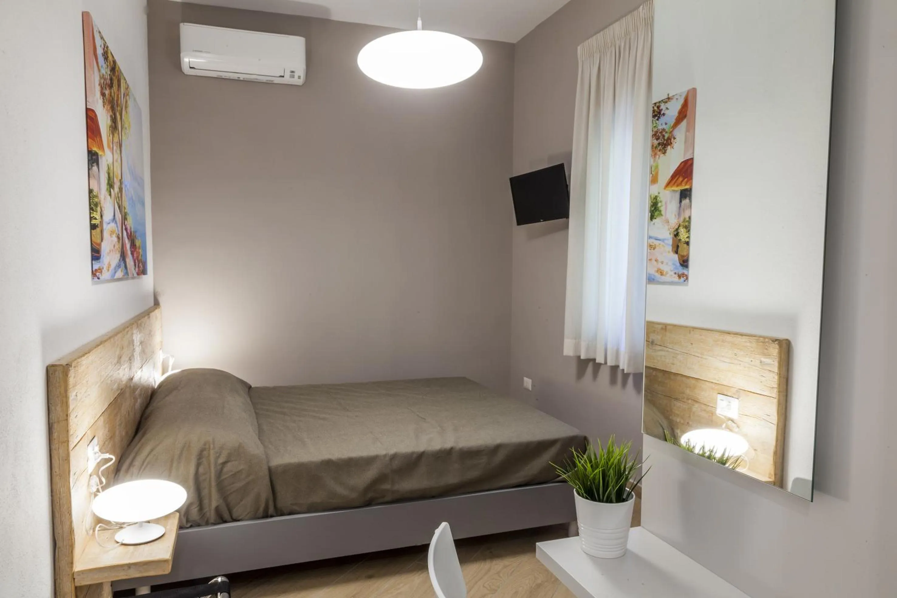 Bedroom, Bed in Euforia Napoli - Tre Sedi - Three Locations
