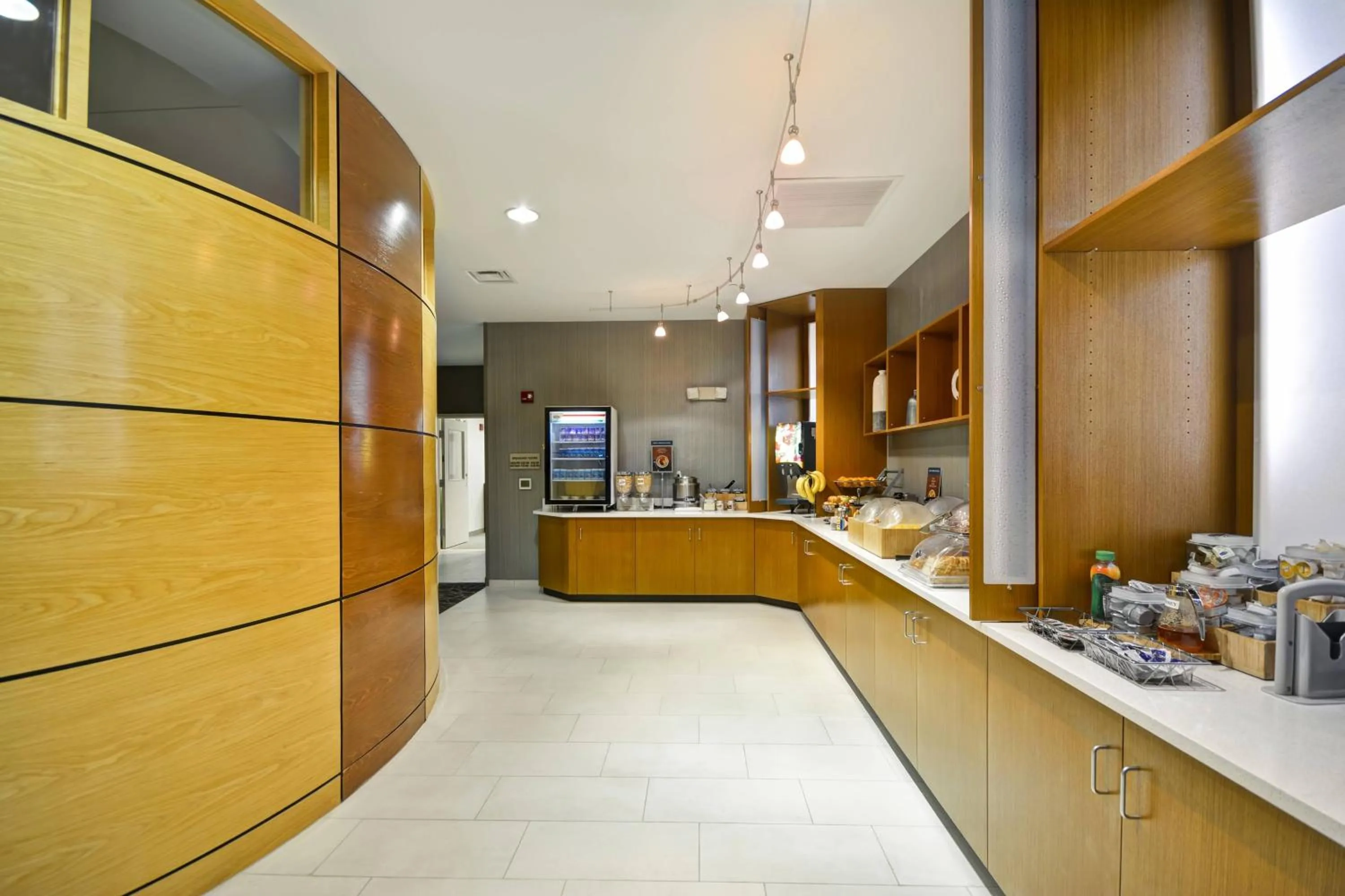 Breakfast in SpringHill Suites Lexington Near the University of Kentucky