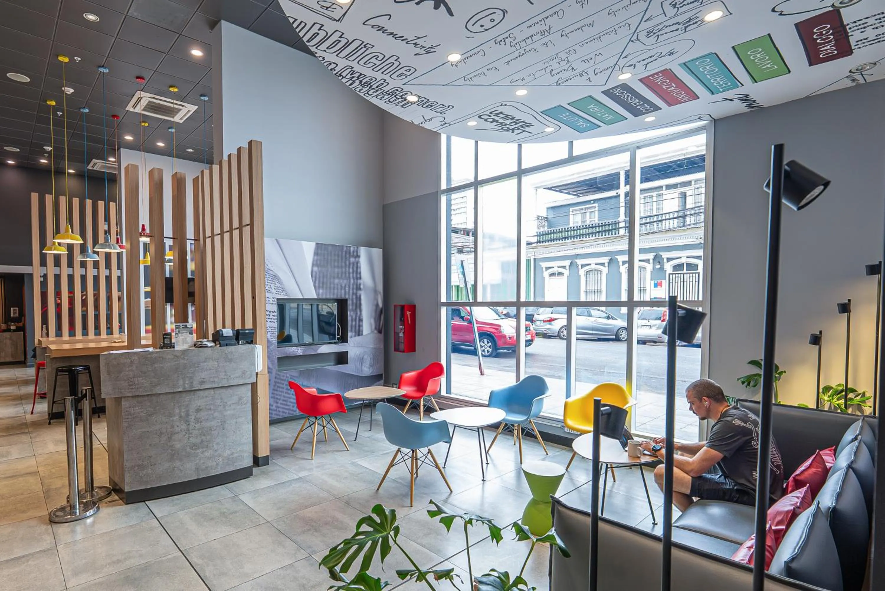 Lobby or reception in ibis Iquique