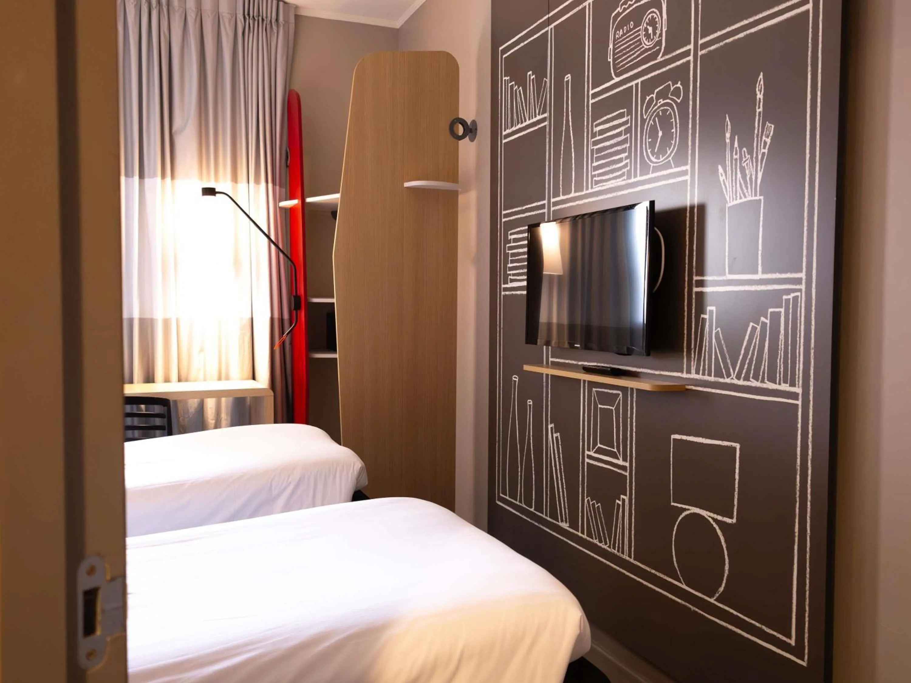 Bedroom, Bed in ibis Iquique