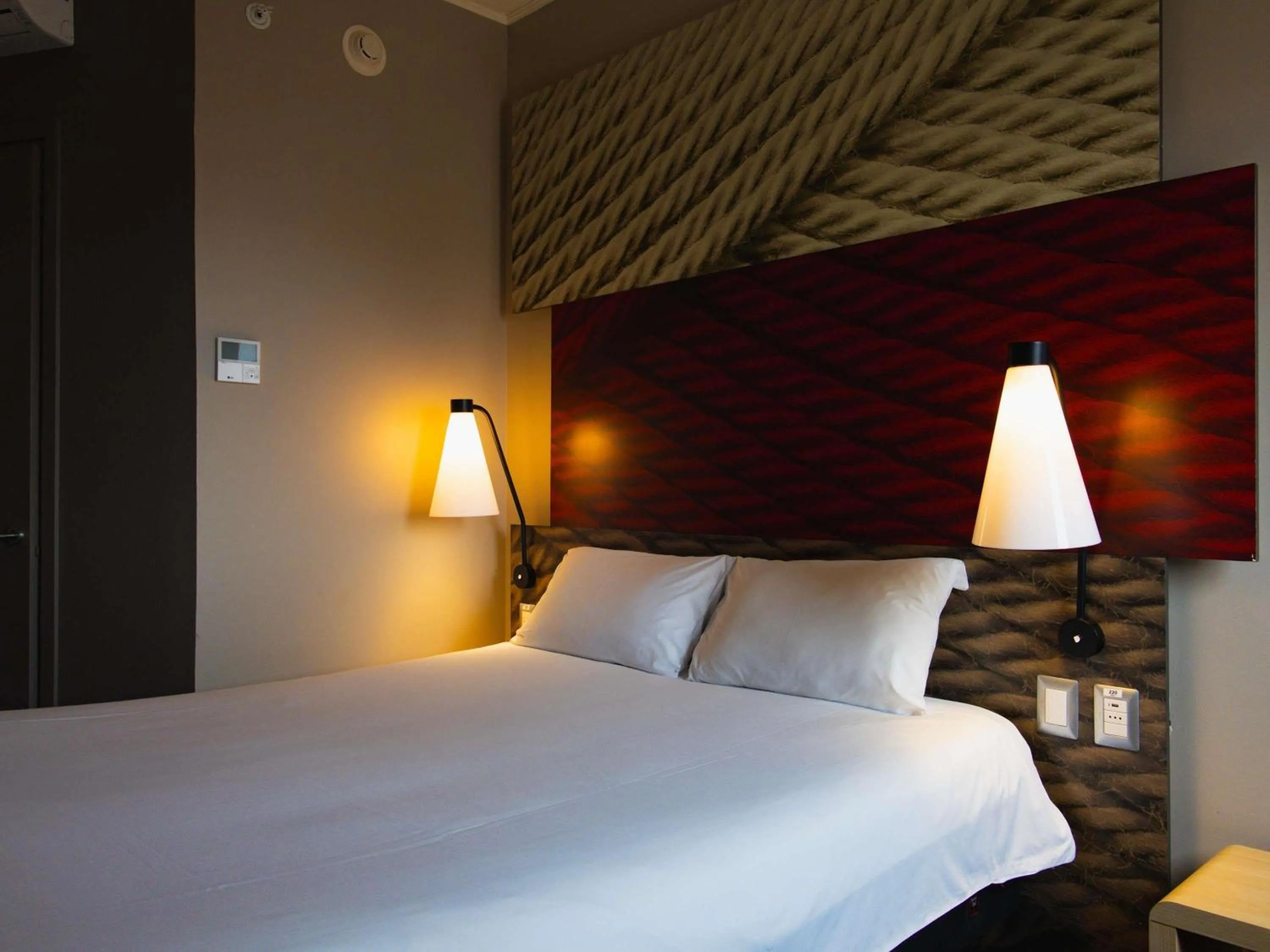 Bedroom, Bed in ibis Iquique