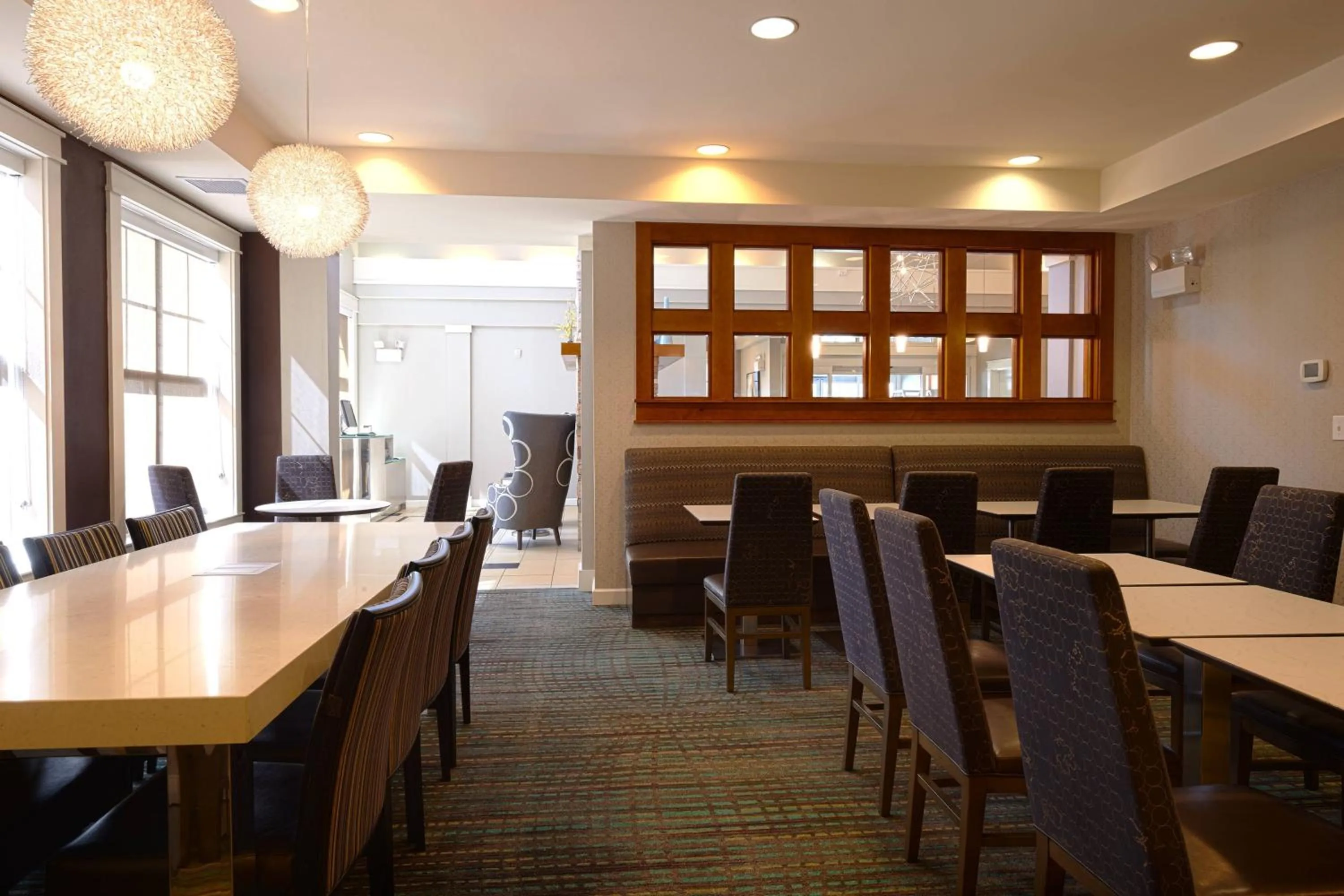 Restaurant/places to eat in Residence Inn Lafayette Airport