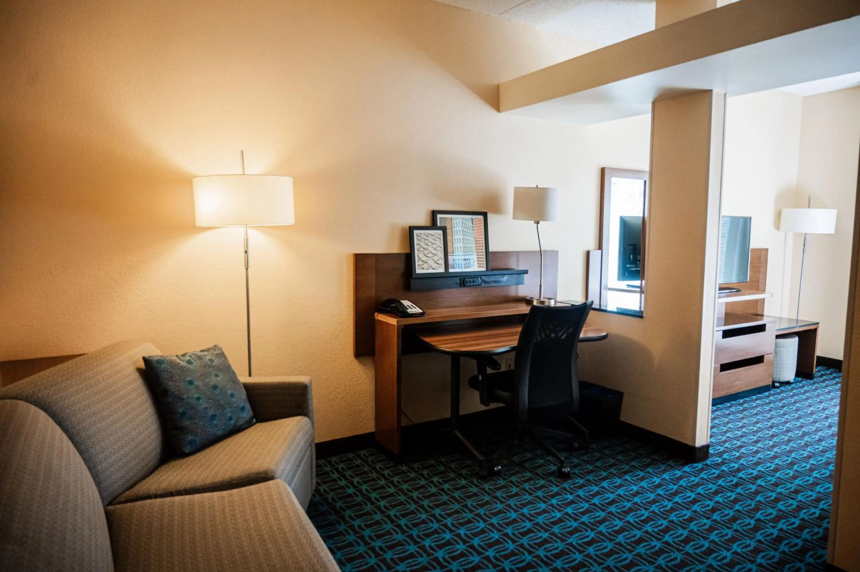 TV and multimedia in Fairfield by Marriott Russellville