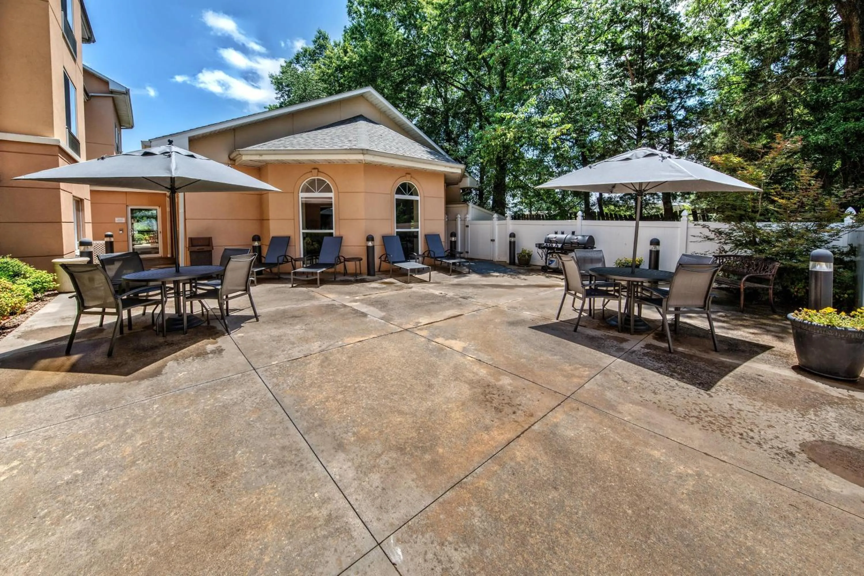 Patio in Fairfield by Marriott Russellville