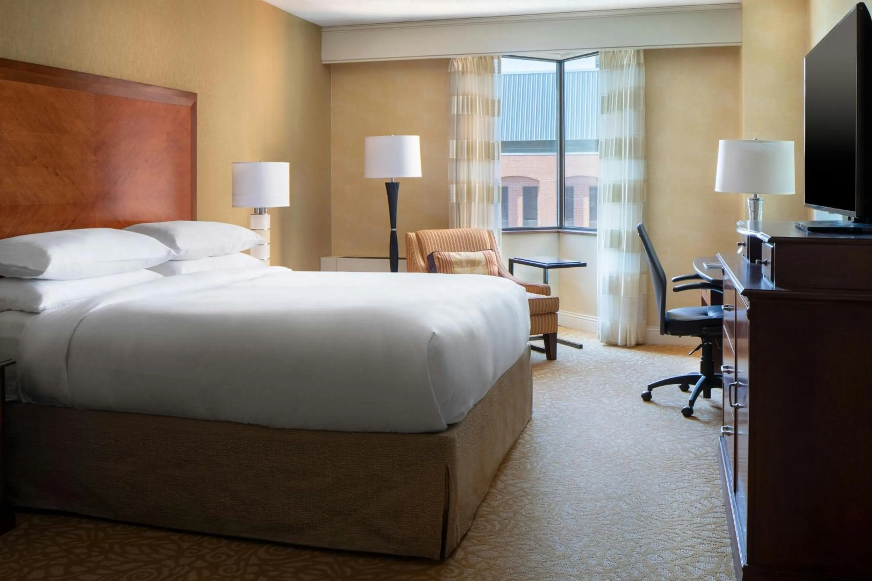 Photo of the whole room, Bed in The Lincoln Marriott Cornhusker Hotel