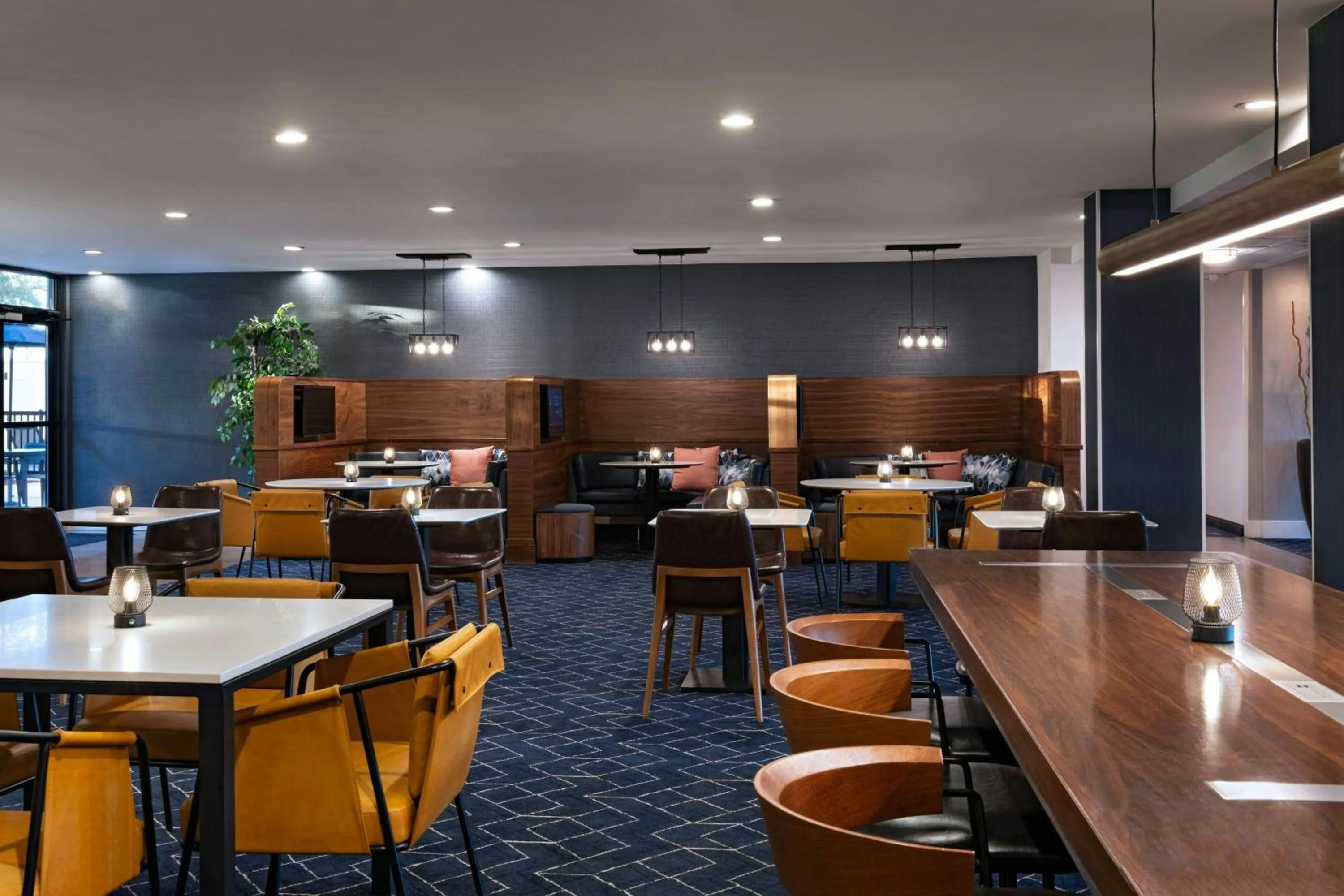 Restaurant/places to eat in Courtyard by Marriott Laredo