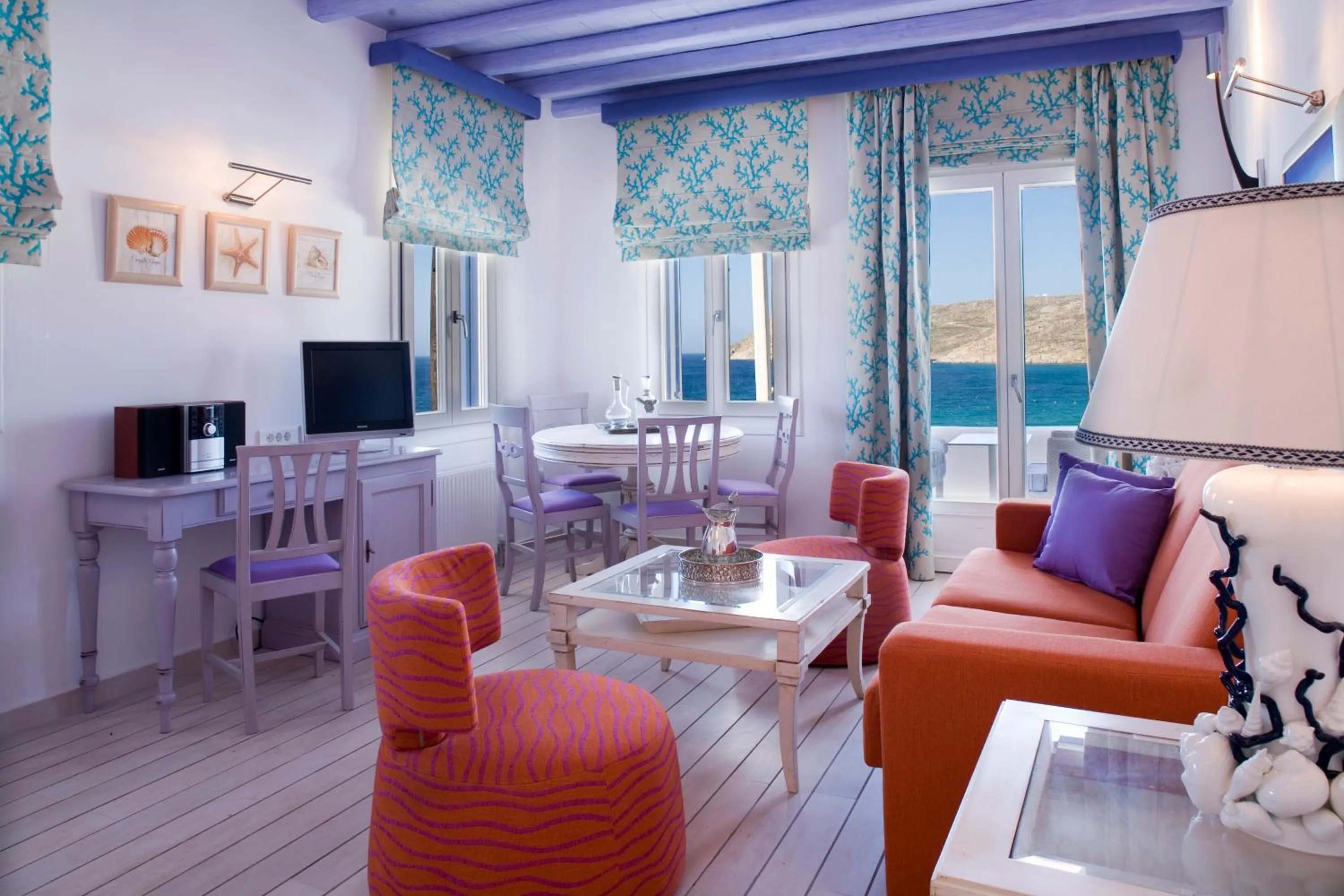 Living room in Arte & Mare Elia Luxury Suites and Villas