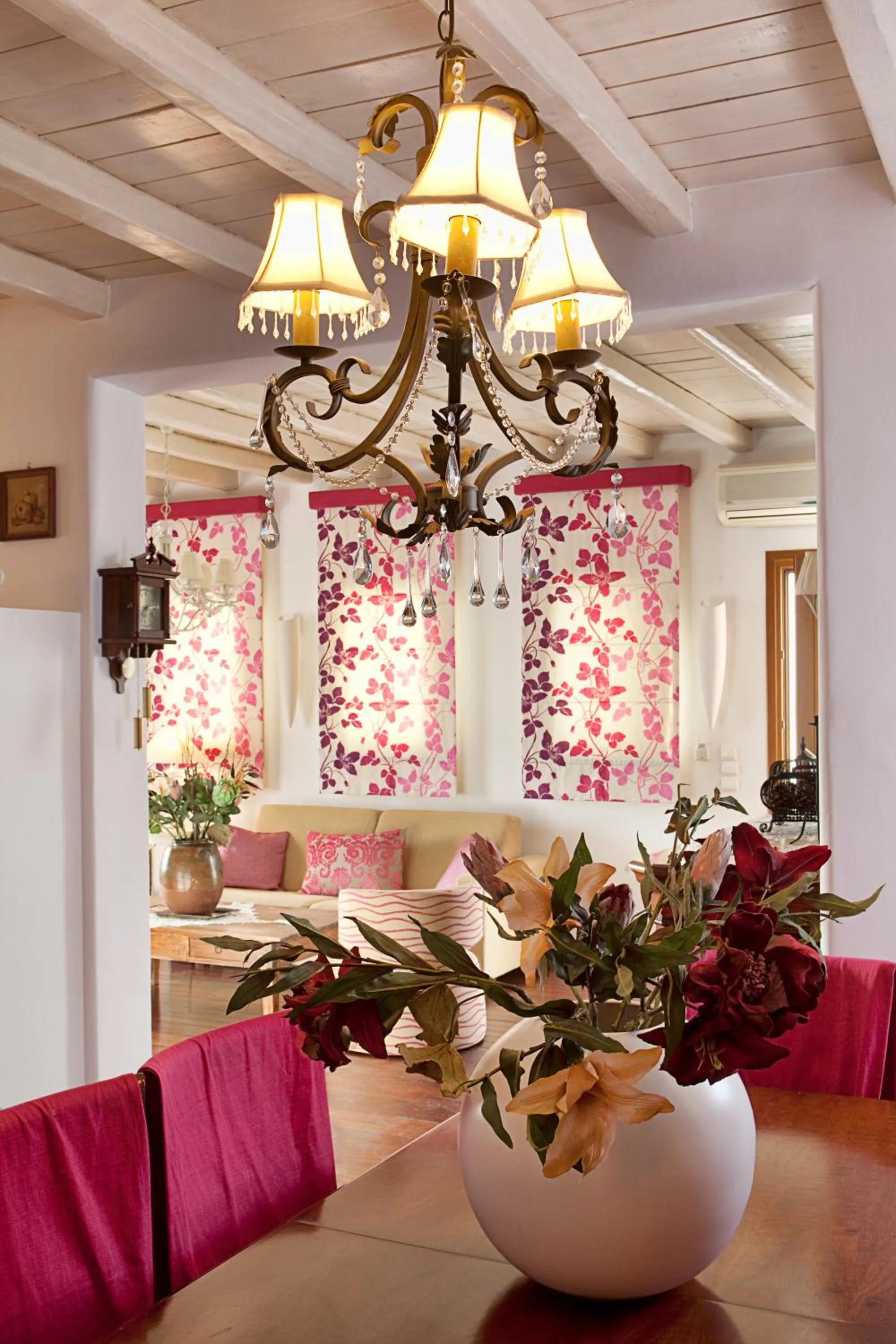 Lounge or bar in Arte & Mare Elia Luxury Suites and Villas