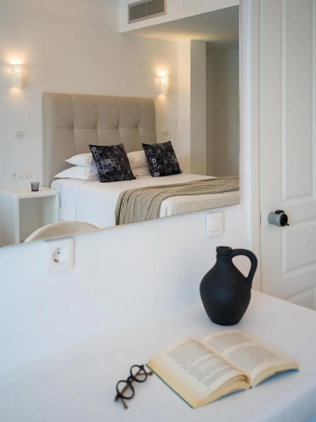 Bed in Arte & Mare Elia Luxury Suites and Villas