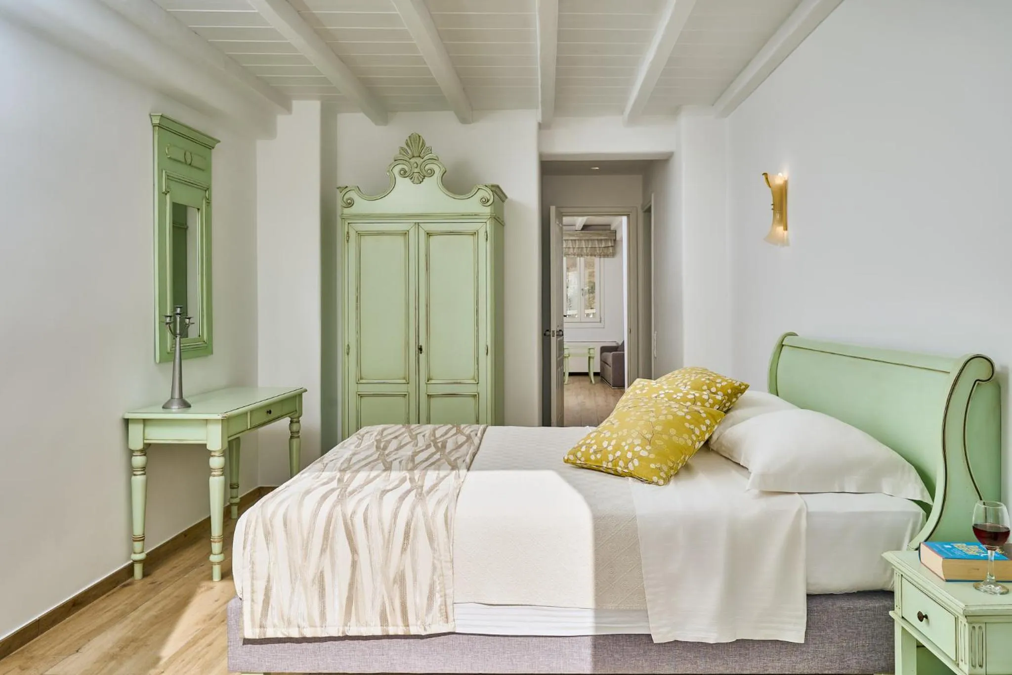 Bed in Arte & Mare Elia Luxury Suites and Villas