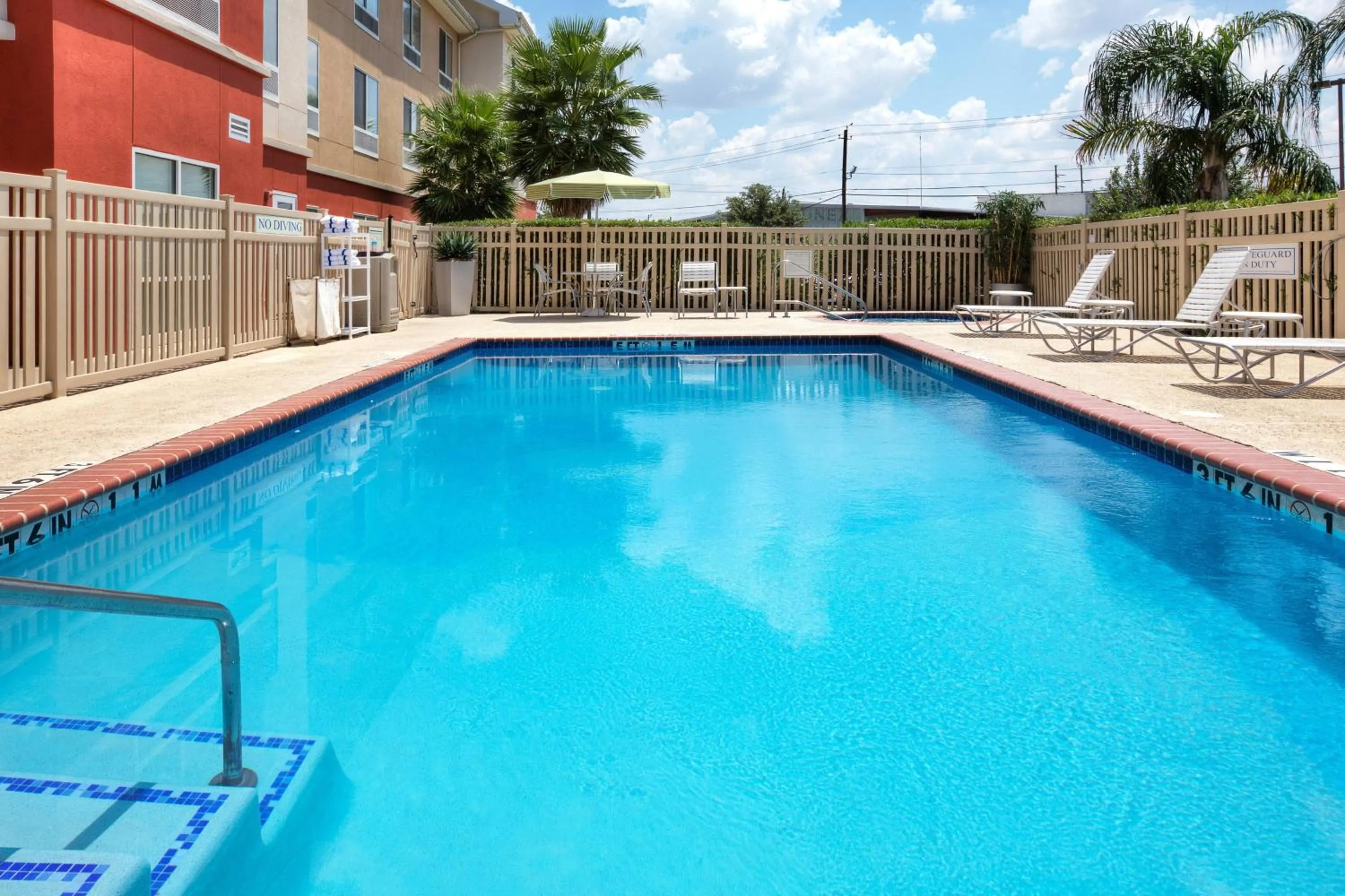 Swimming pool in Fairfield Inn & Suites Laredo