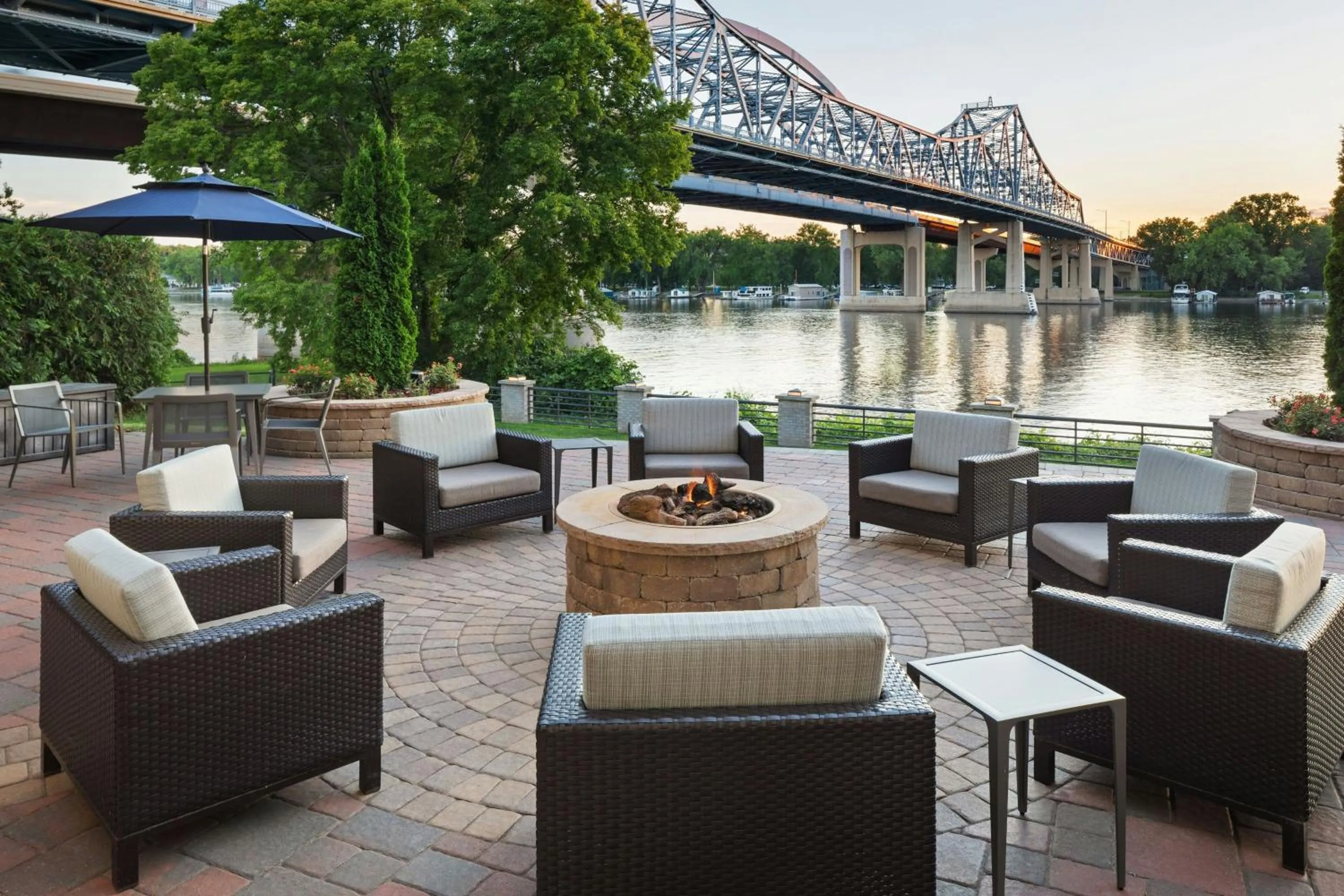 Area and facilities in Courtyard La Crosse Downtown/Mississippi Riverfront