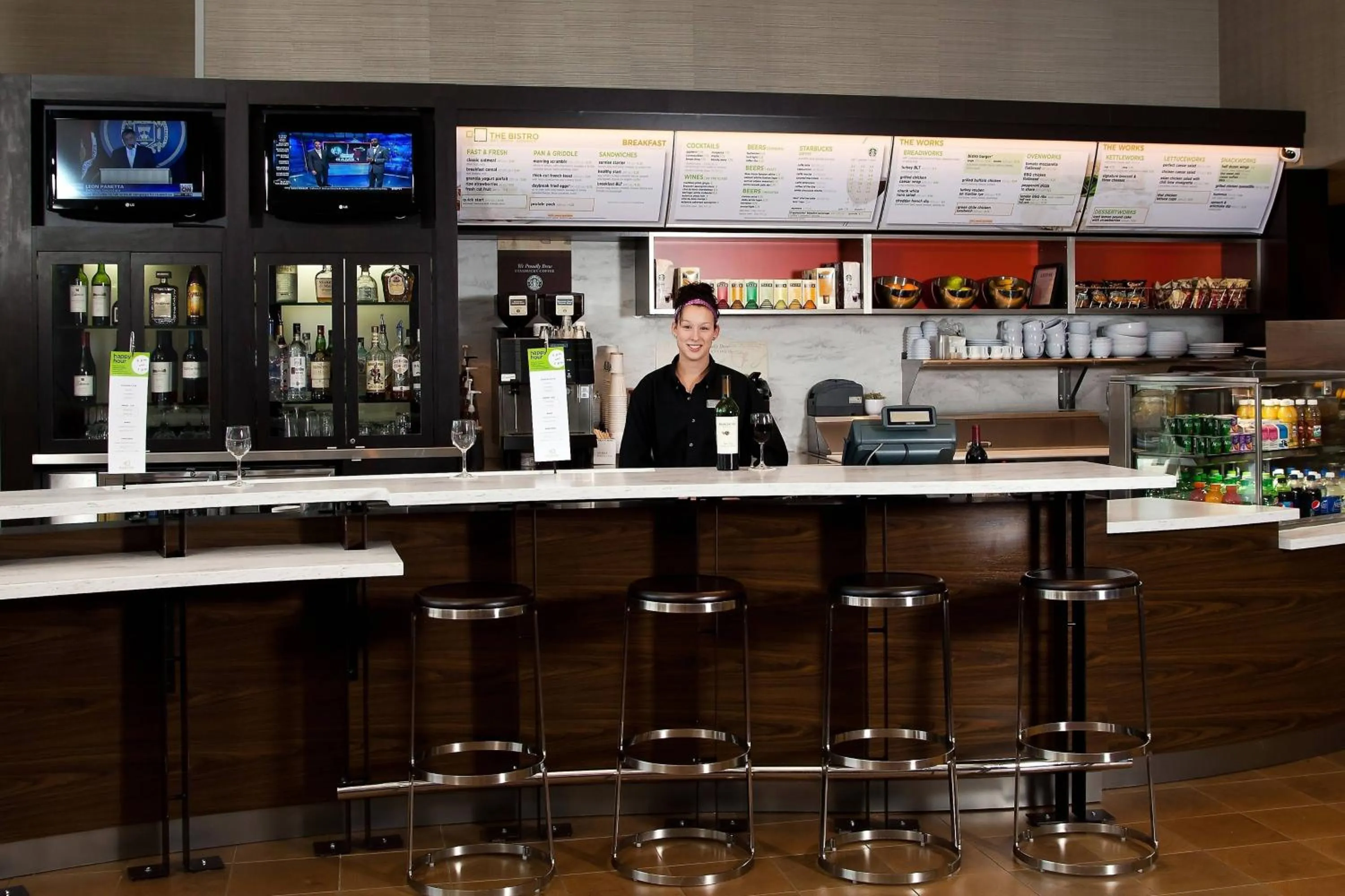 Restaurant/places to eat in Courtyard La Crosse Downtown/Mississippi Riverfront