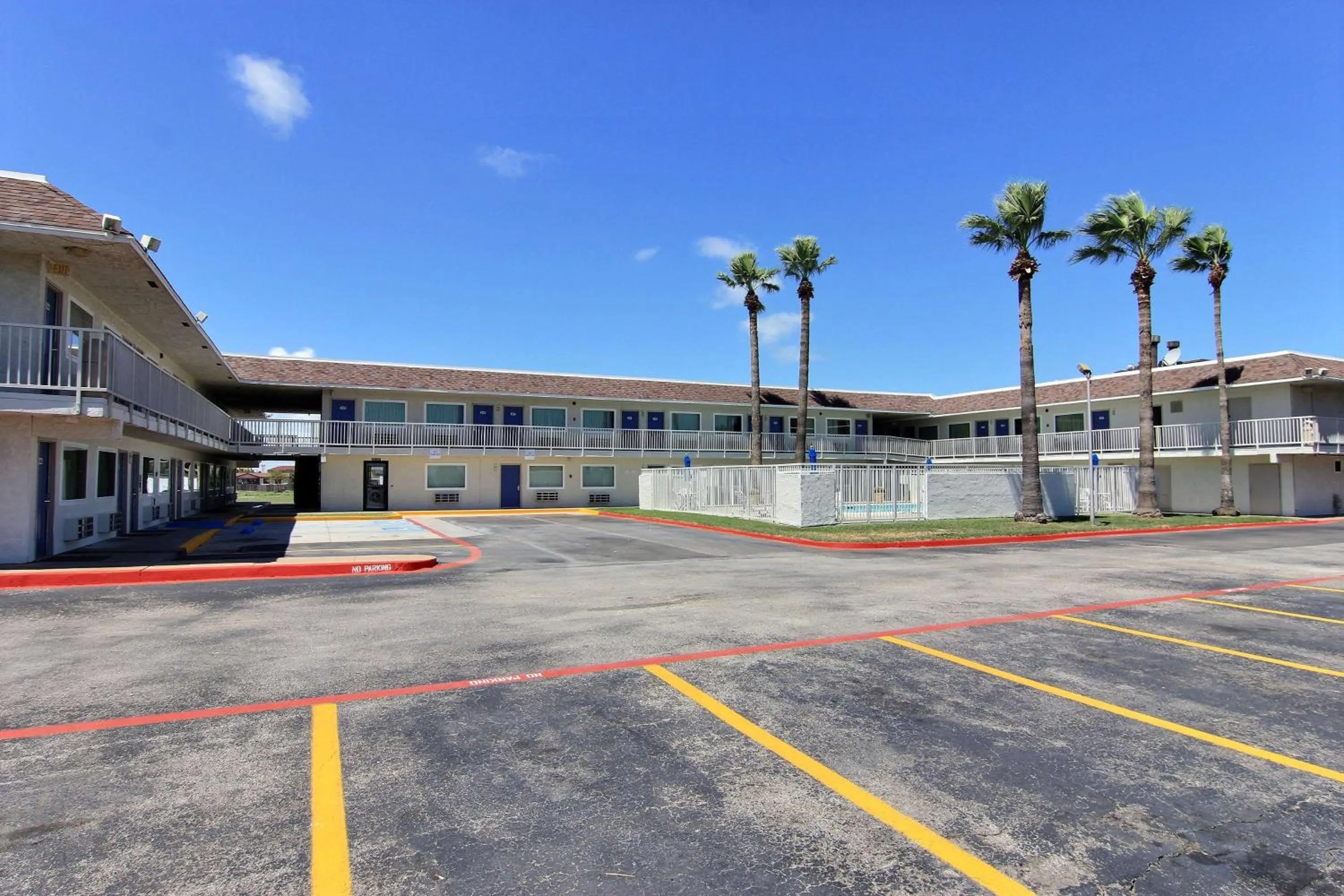Property building in Motel 6-Corpus Christi, TX - East - North Padre Island